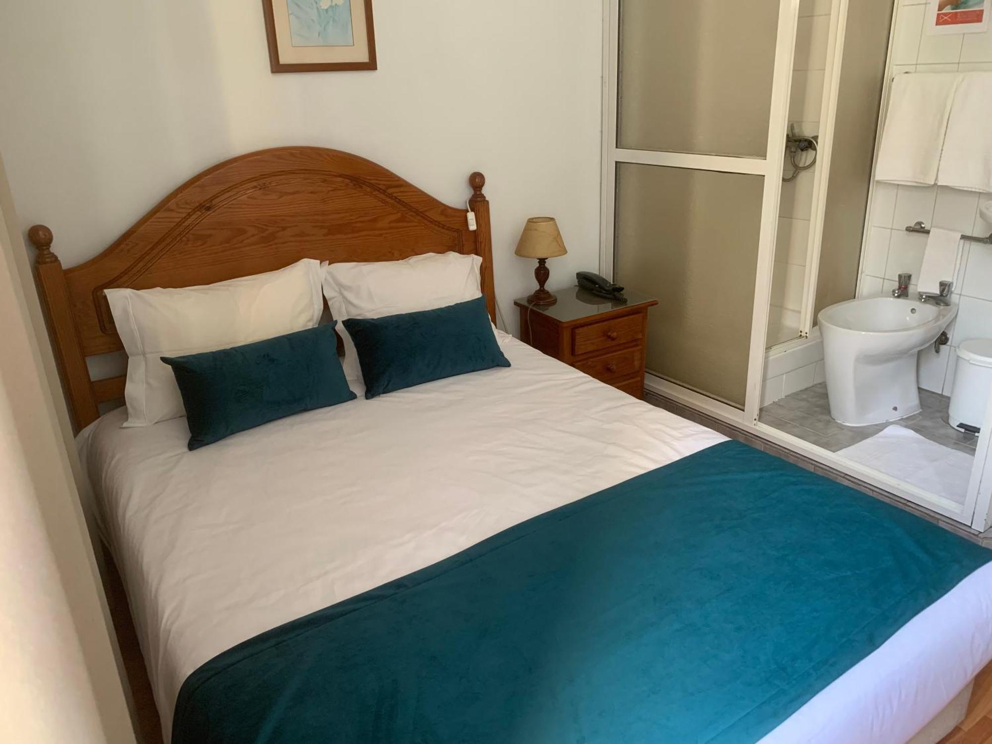 Double Room with Shared Bathroom and Private Shower
