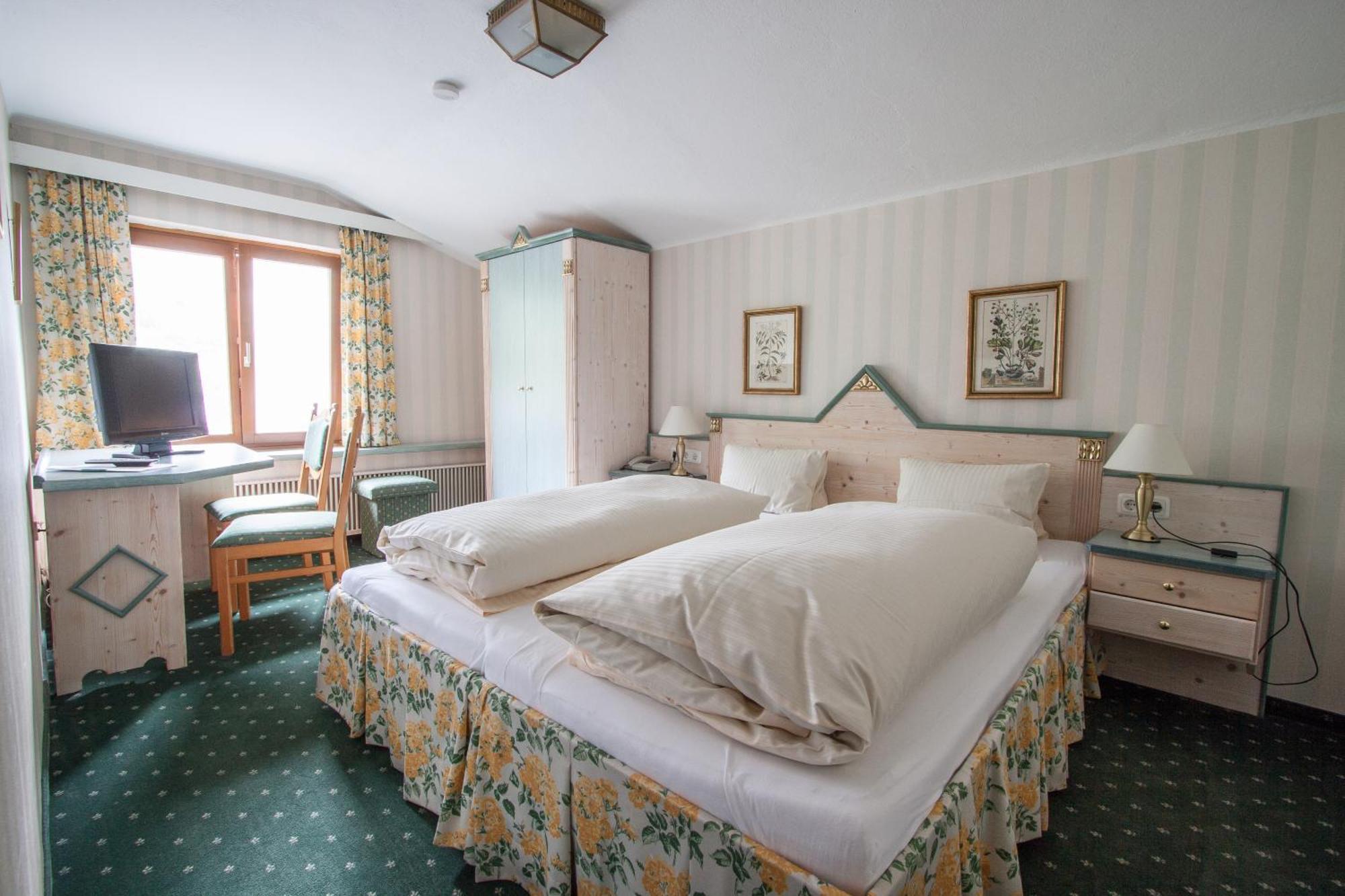 Double Room,697544322:JPEG