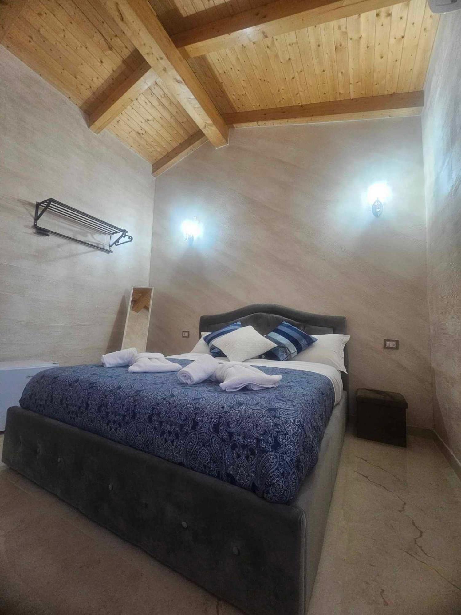 Large Double Room,1584236448:JPEG