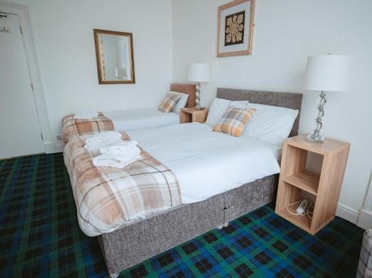 Deluxe Double Room (2 Adults + 1 Child)