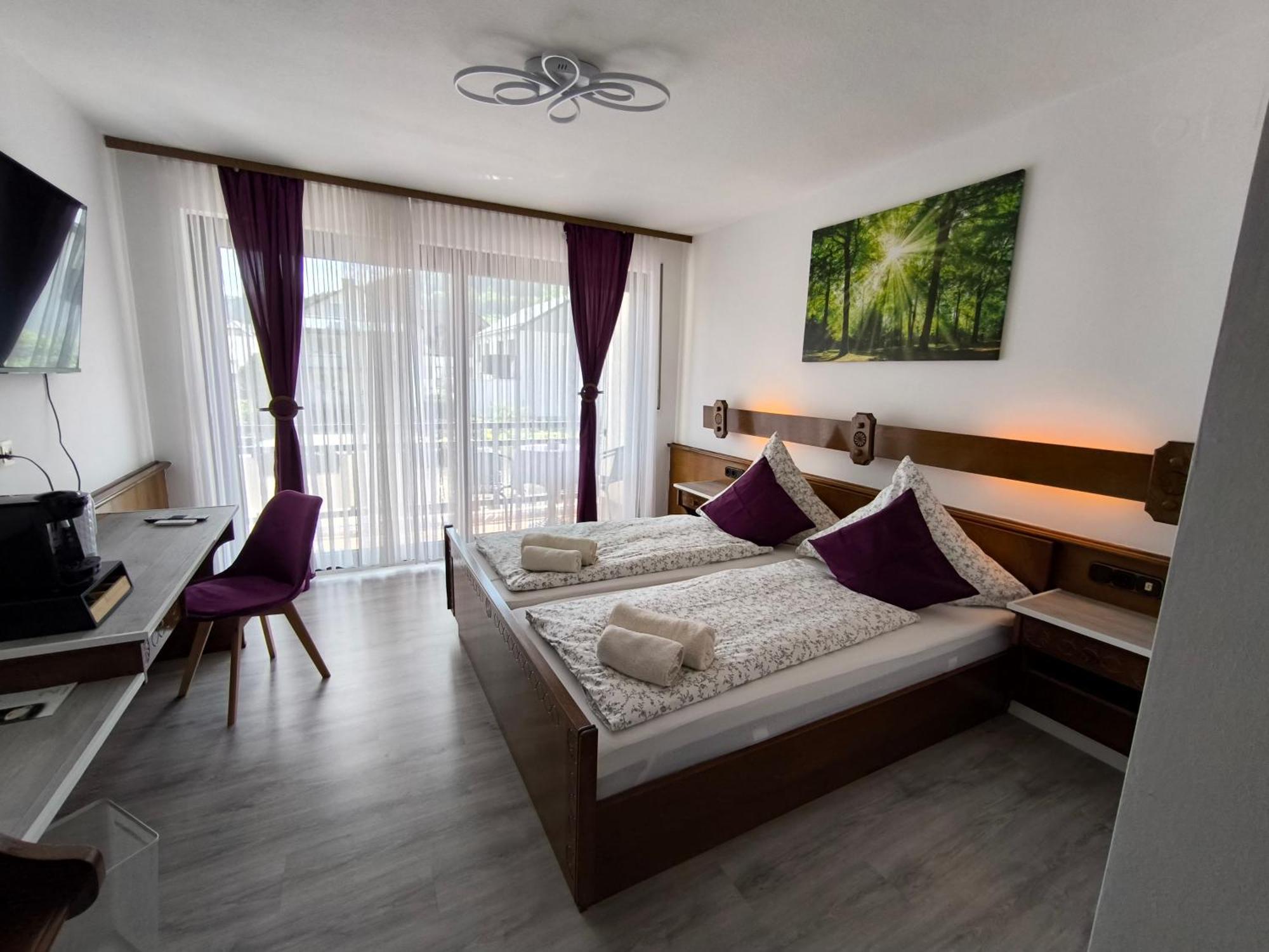 Doppelzimmer mit Balkon