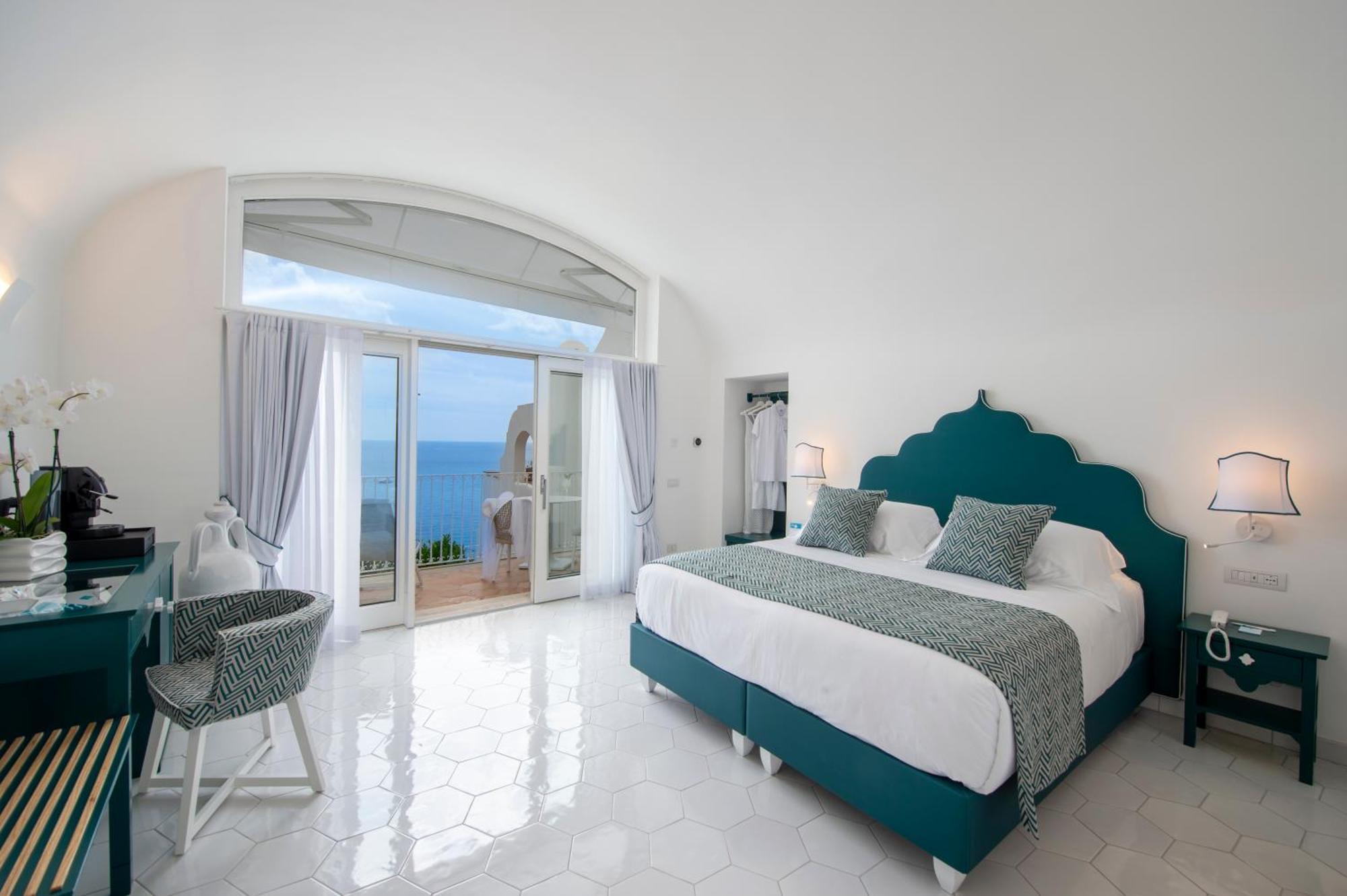 Deluxe Double or Twin Room with Sea View