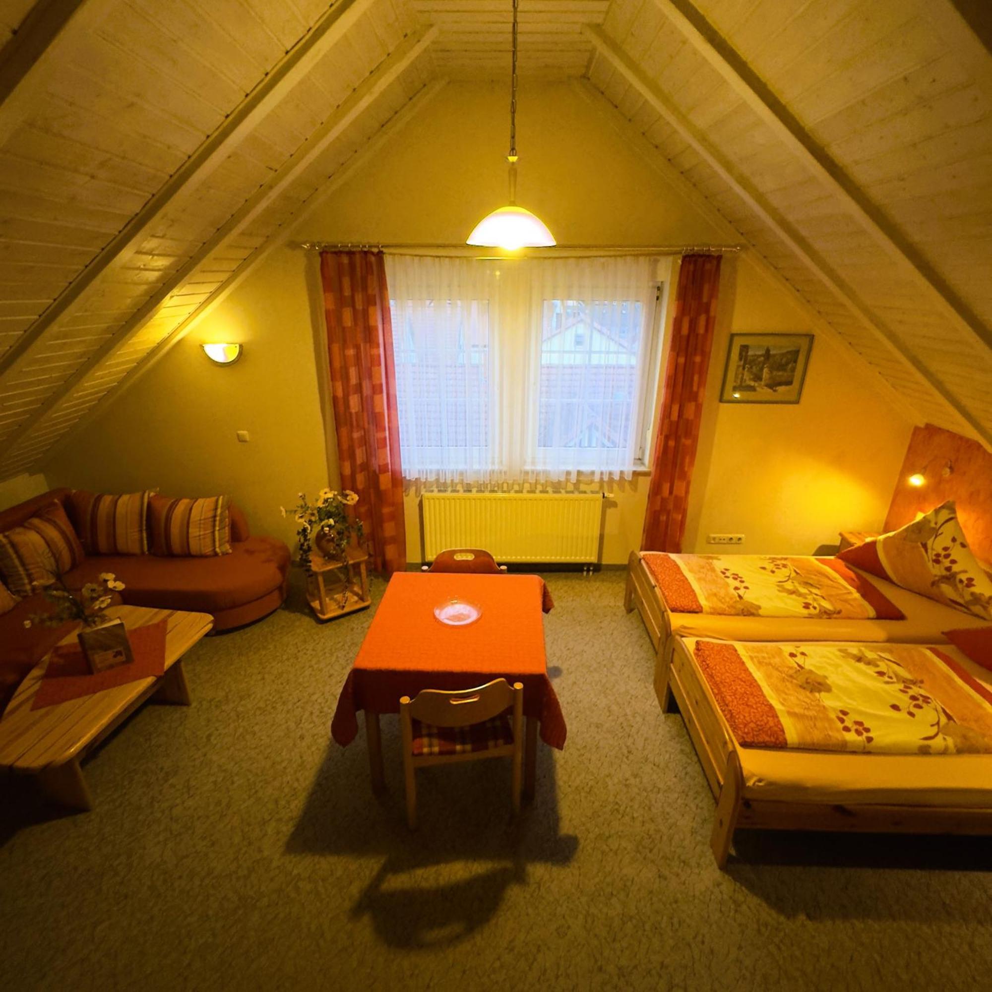 Dreibettzimmer