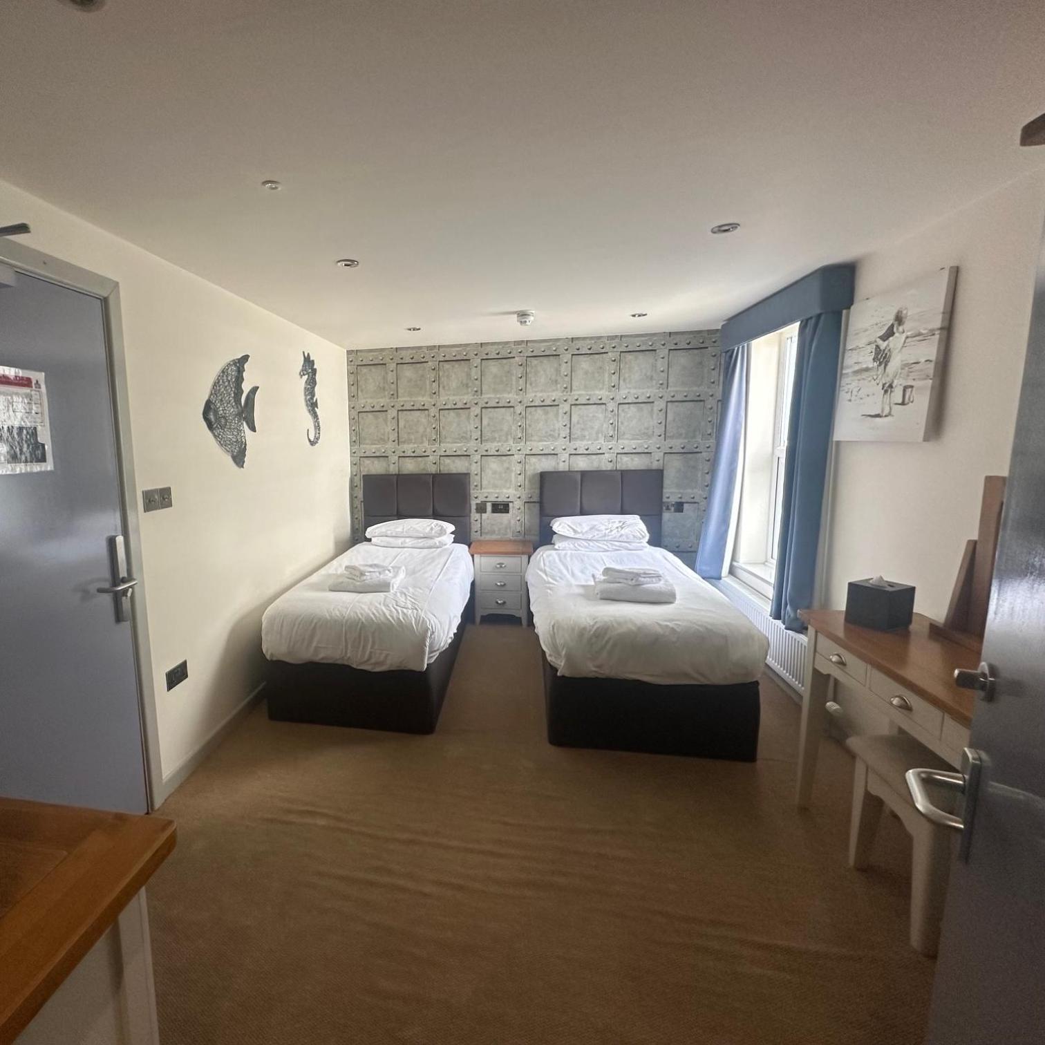 Superior Twin Room,1586861027:JPEG