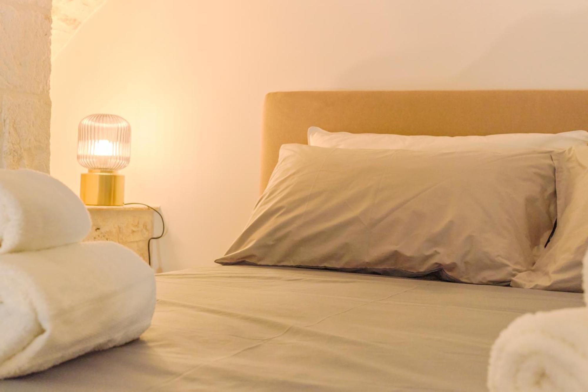 Habitación con cama extragrande.