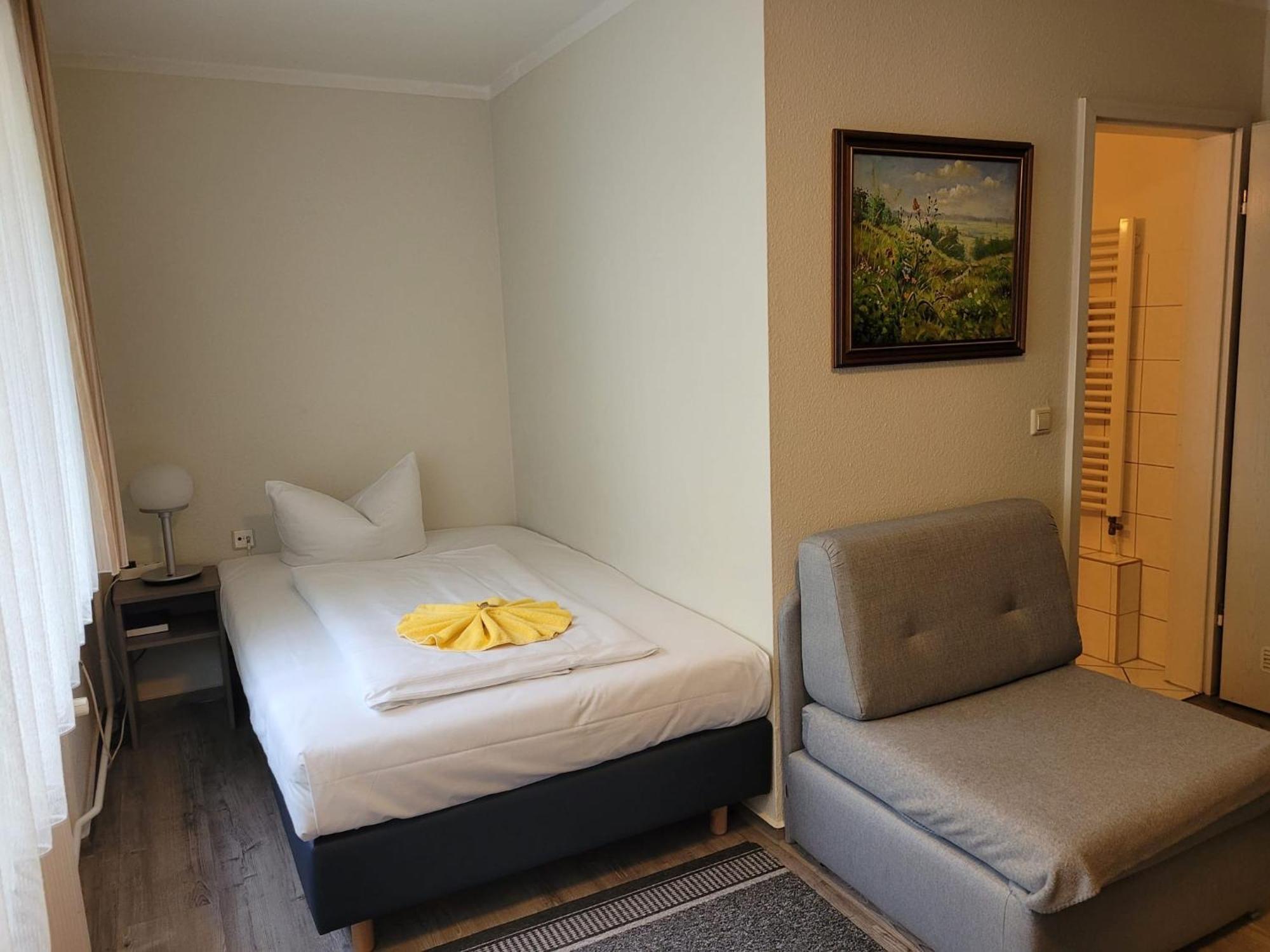 Single Room,1587496265:JPEG