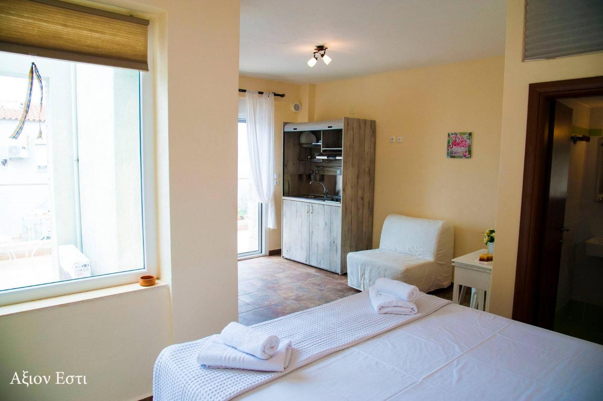 Standard Dreibettzimmer mit Meerblick