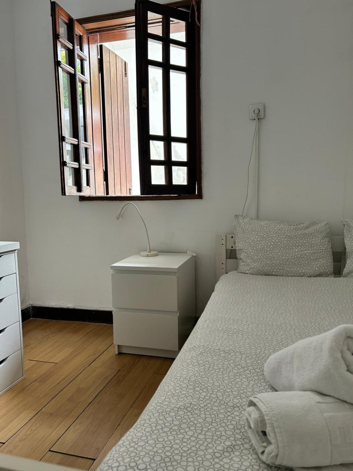 Quarto Duplo com Casa de Banho Partilhada