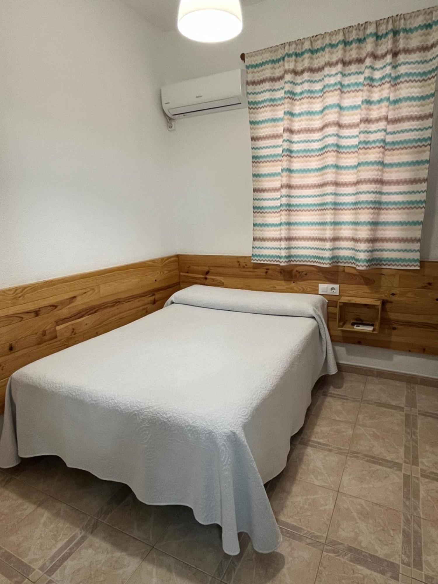 Small Double Room,1205916448:JPEG