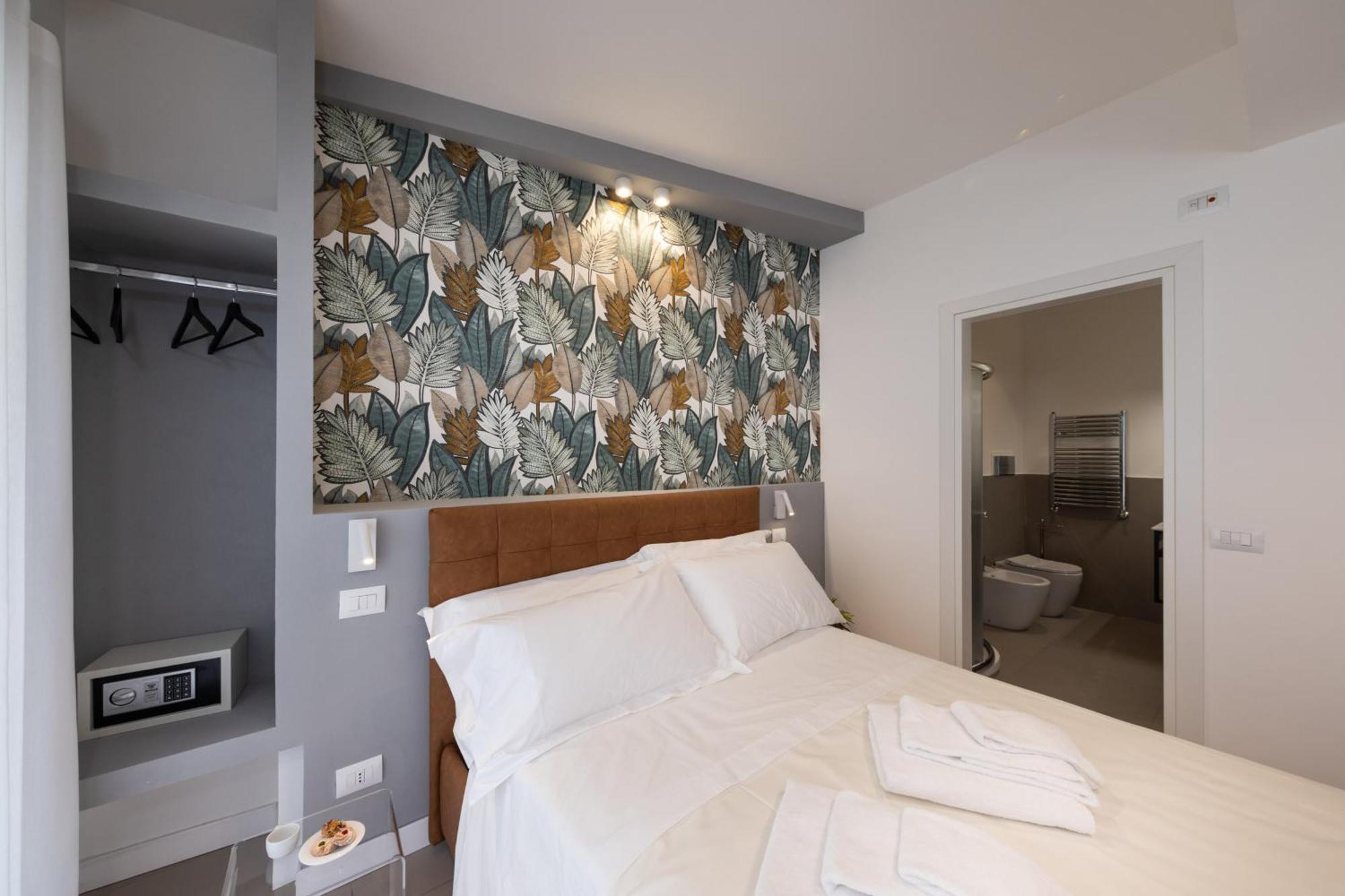 Deluxe Room,1589928712:JPEG