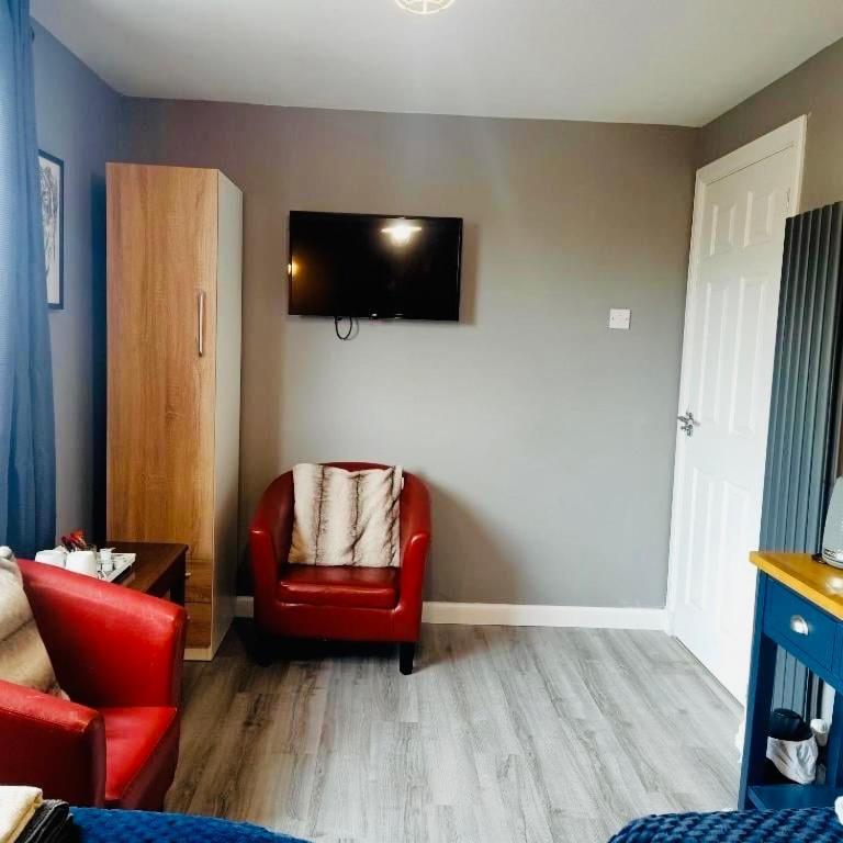 Twin Room,1592972031:JPEG