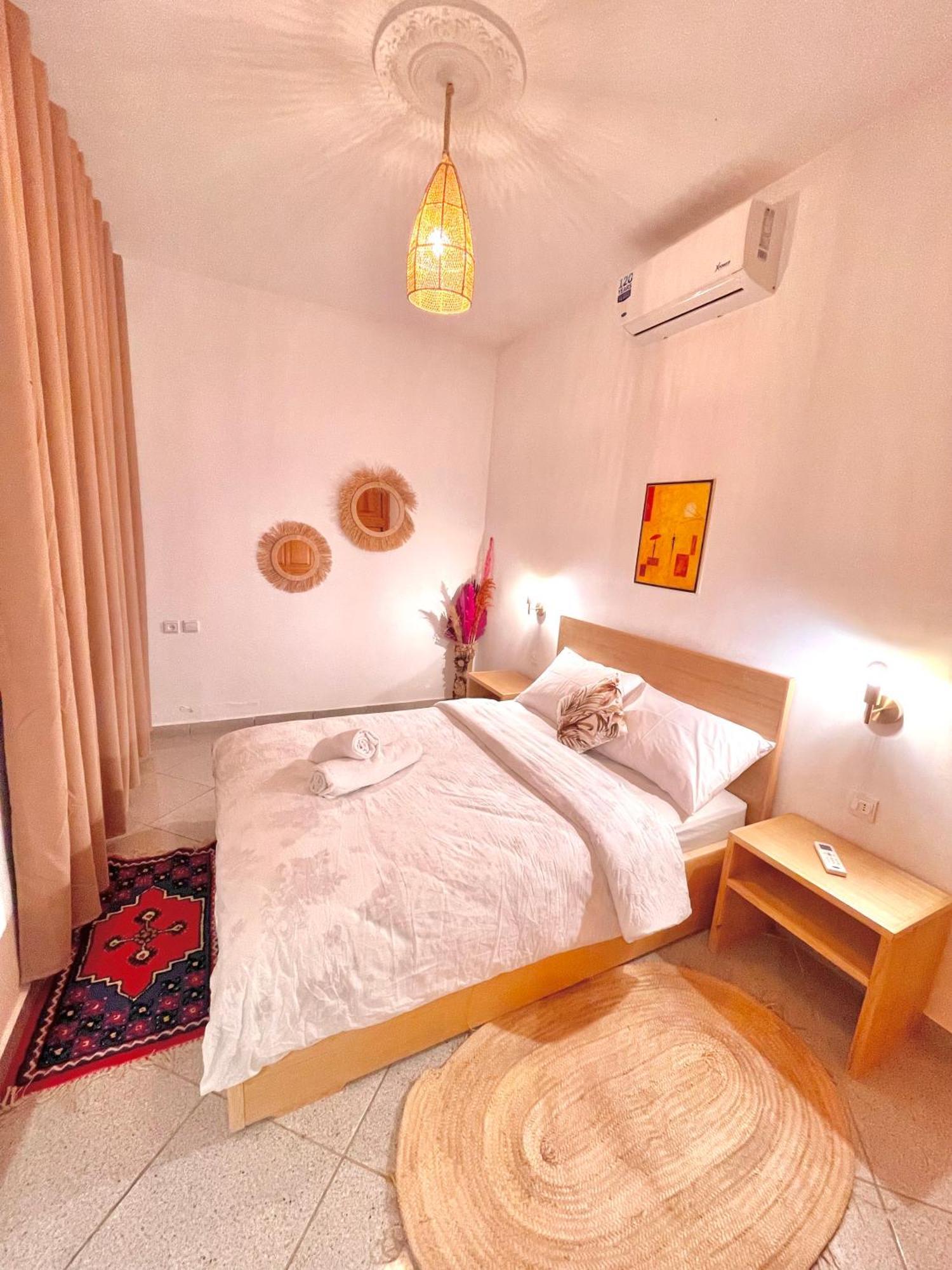 Kamer met Kingsize Bed en Uitzicht op Meer