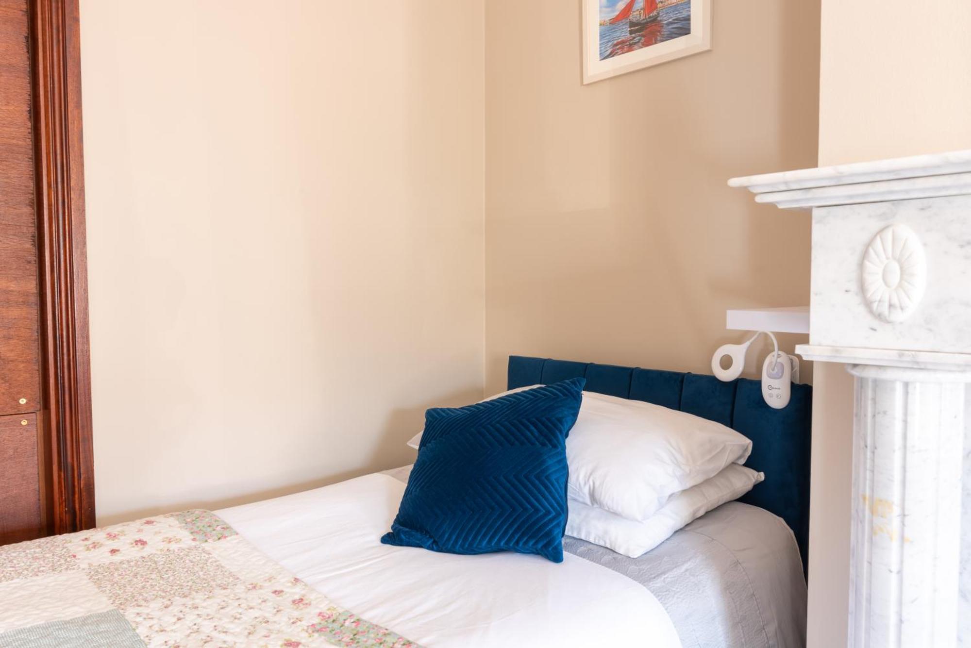 Economy Triple Room with Shared Bathroom
