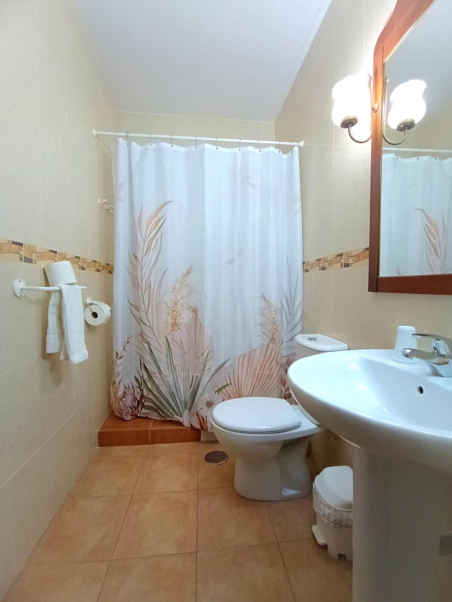 Comfort Triple Room Shower,1598496097:JPEG