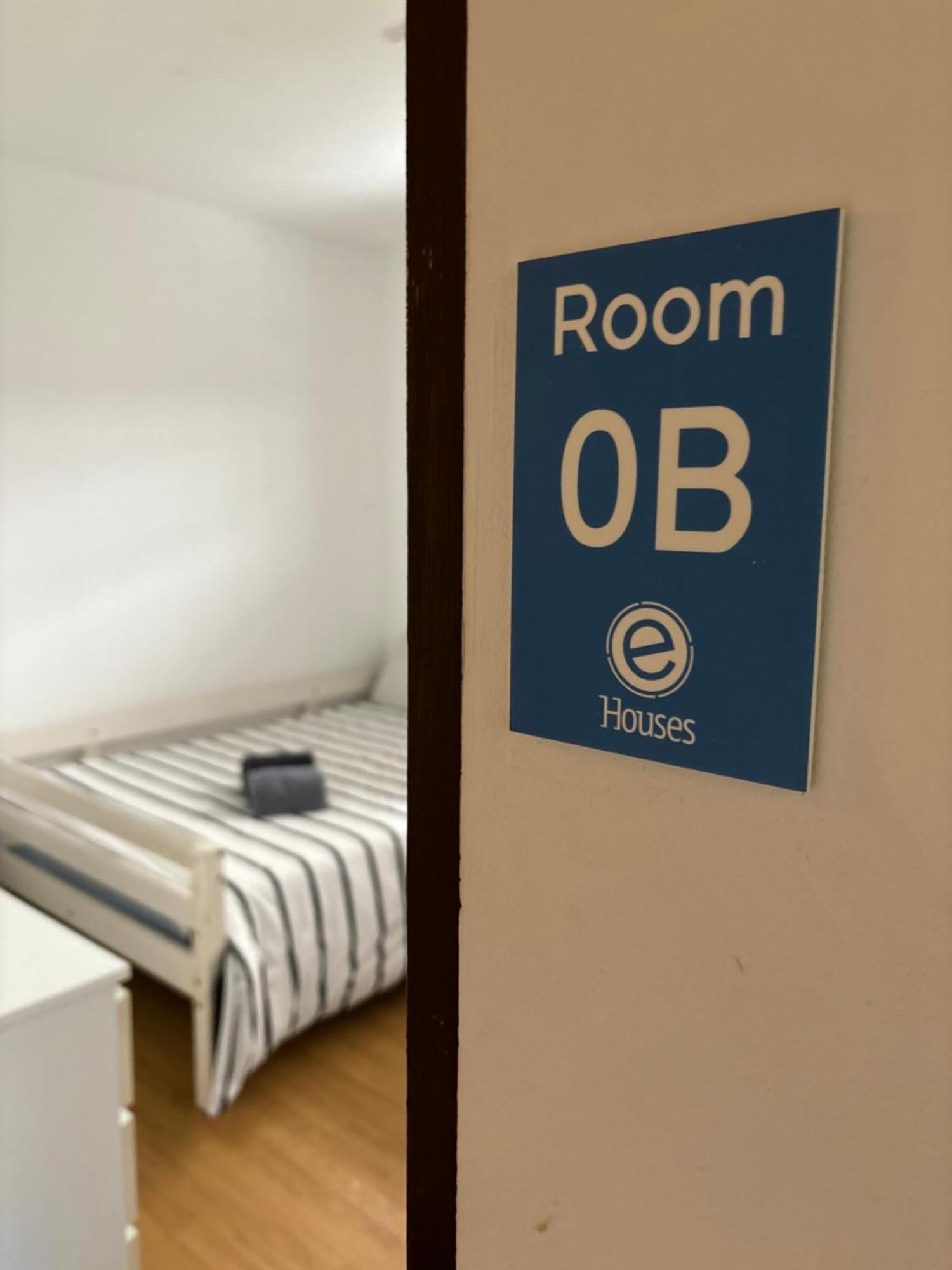 Quarto Duplo com Casa de Banho Partilhada