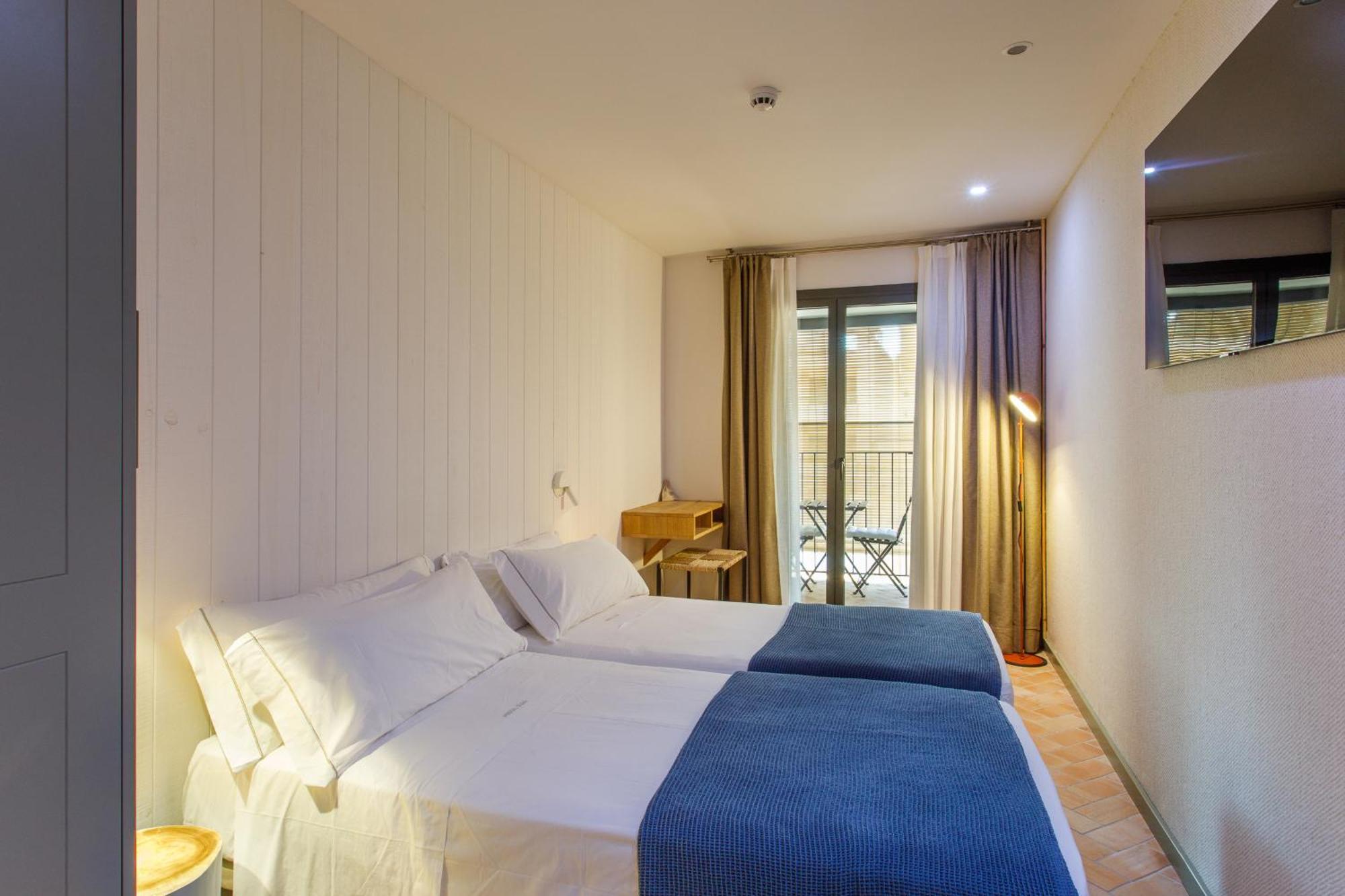 Double Room,1602964121:JPEG