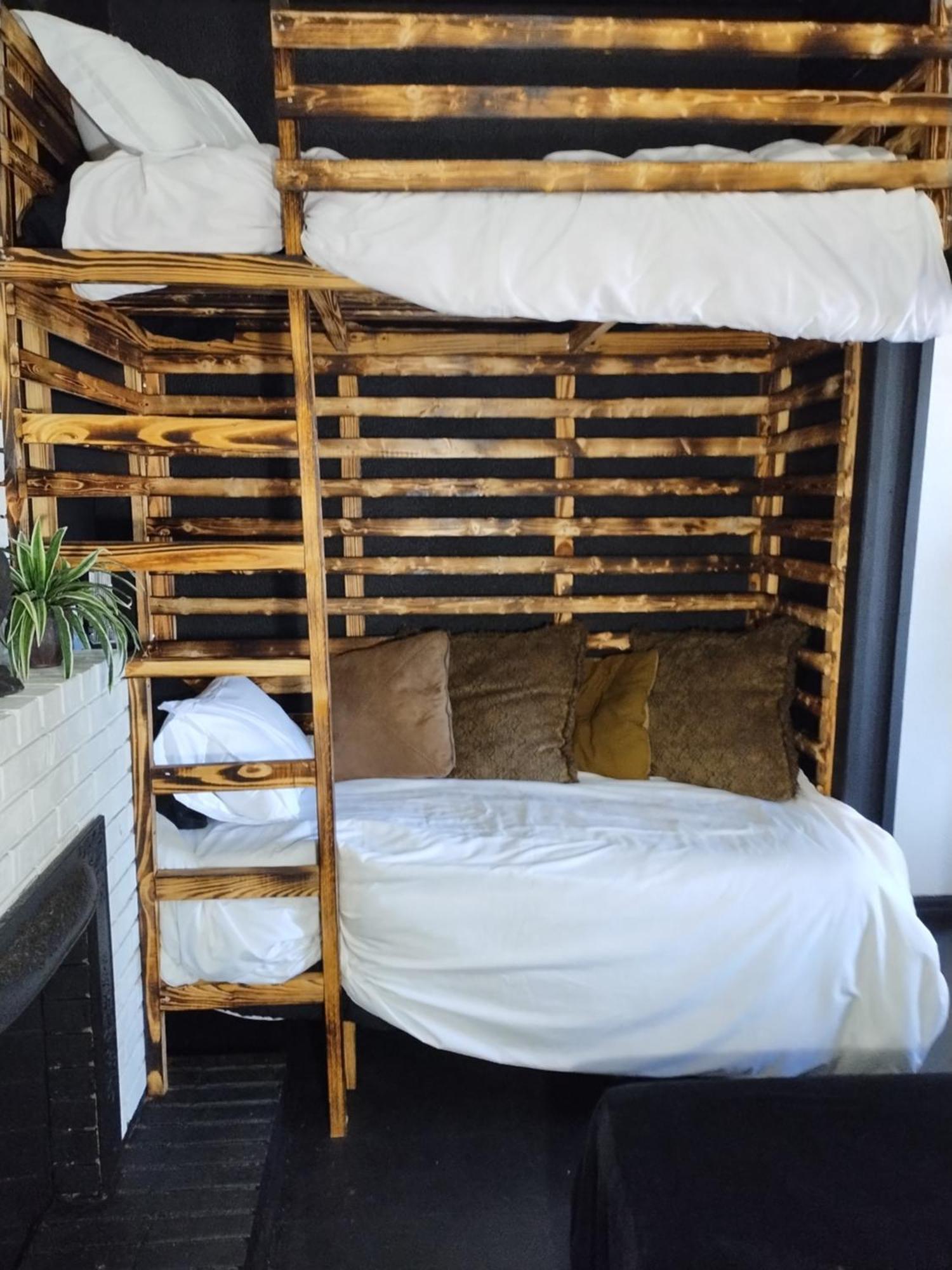 Bunk Bed Mixed Dormitory Room,1604744736:JPEG