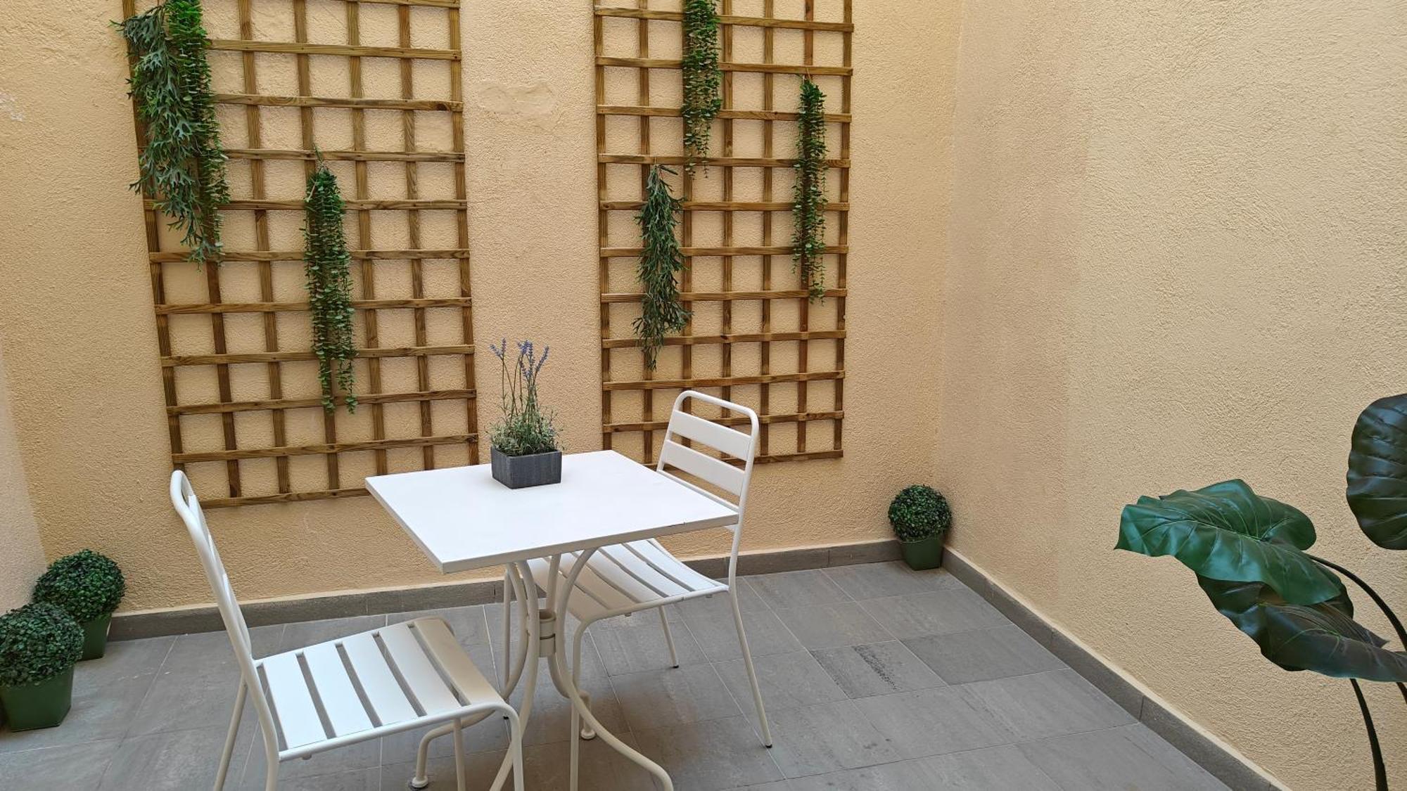 Small Double Room Inner Patio,1650020546:JPEG
