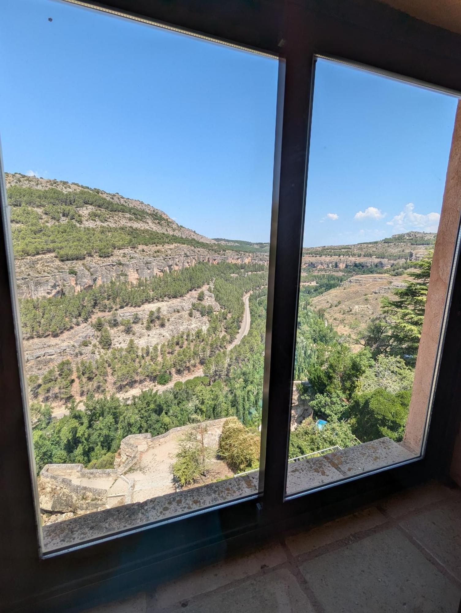 Double or Twin Room Mountain View