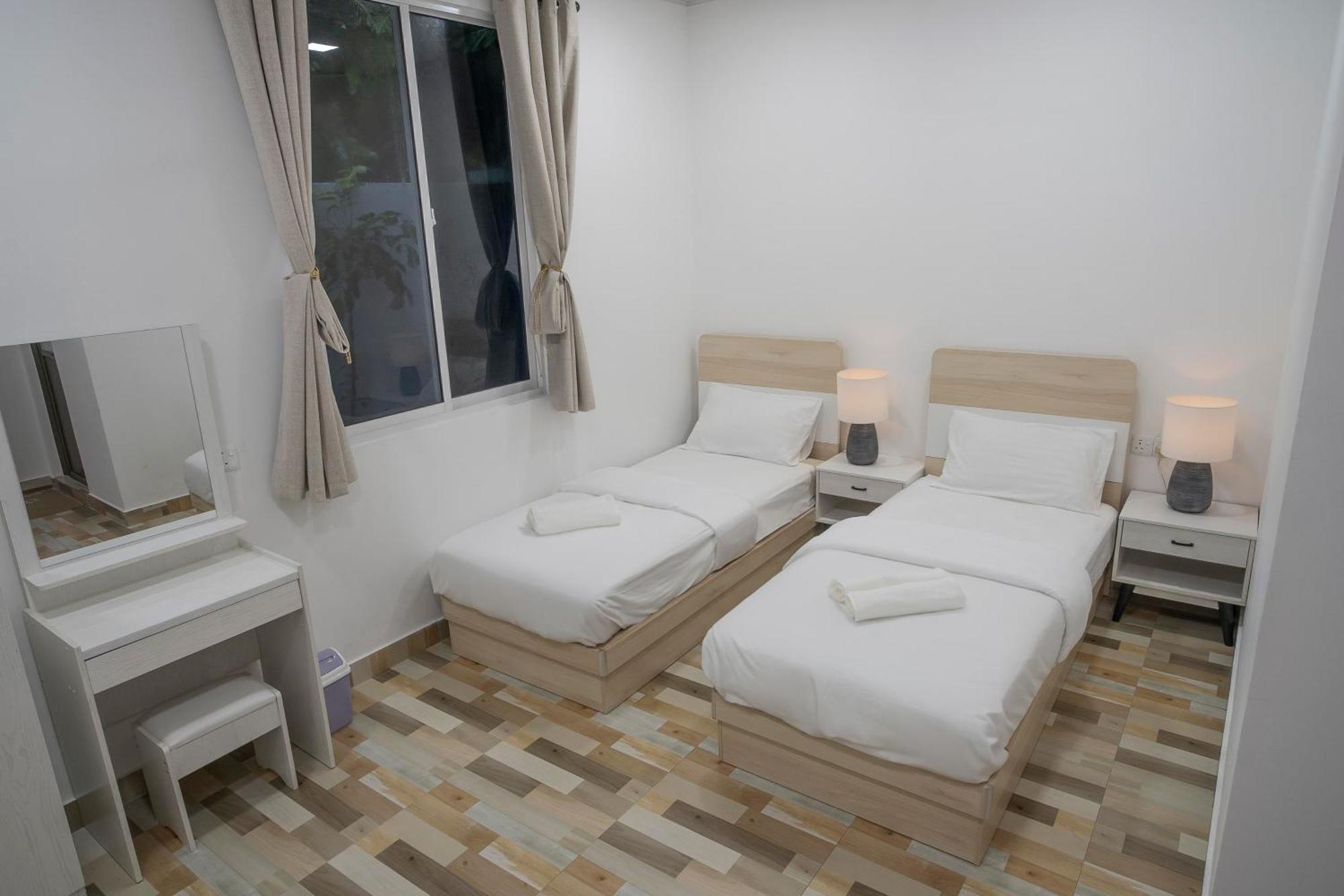 Deluxe Double Room (2 Adults + 1 Child)