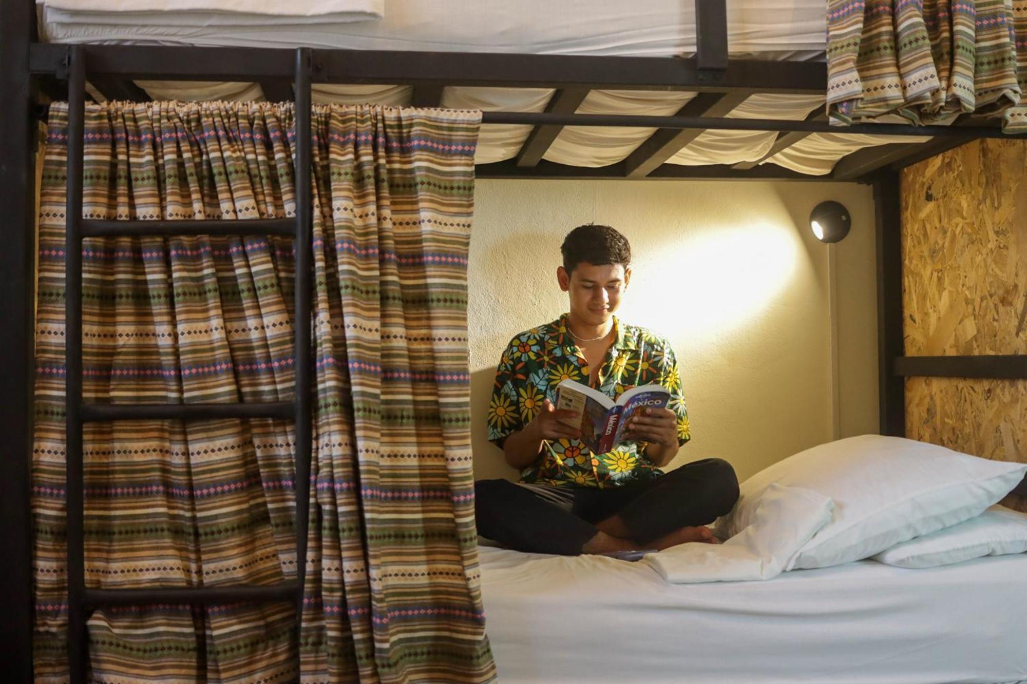 Single Bed Mixed Dormitory Room