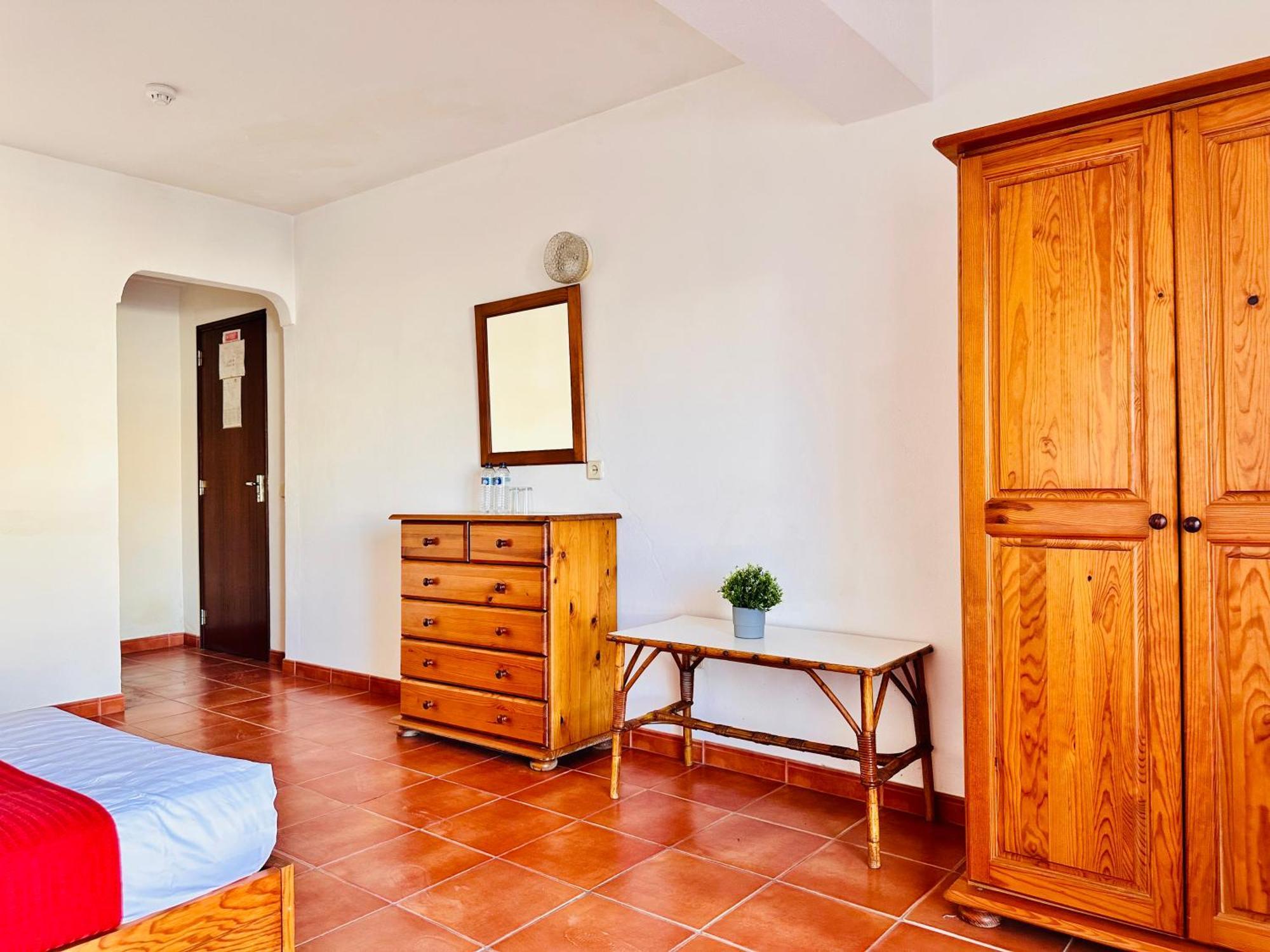 Habitación Doble Deluxe con vistas laterales al mar