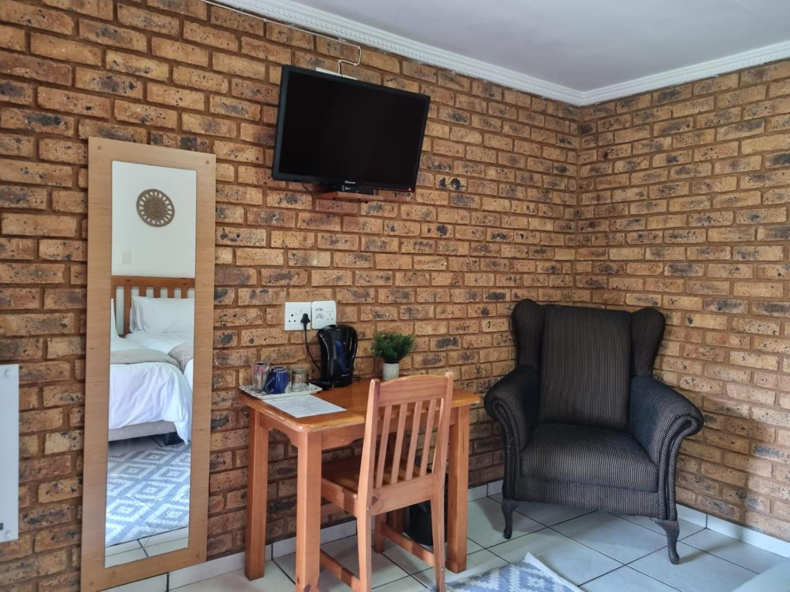 Deluxe Single or Twin Room,1614361205:JPEG