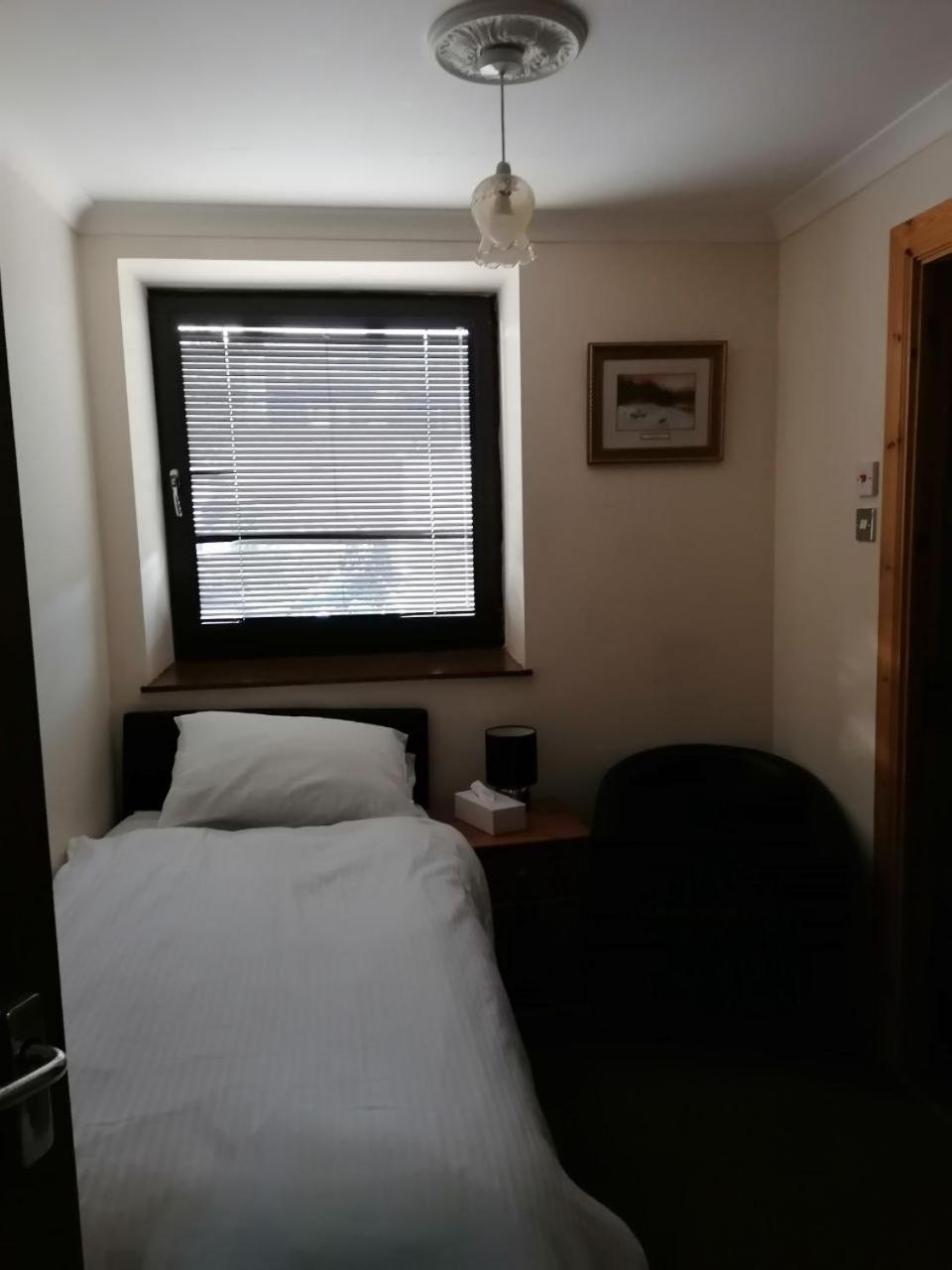 Single Room with Shared Bathroom