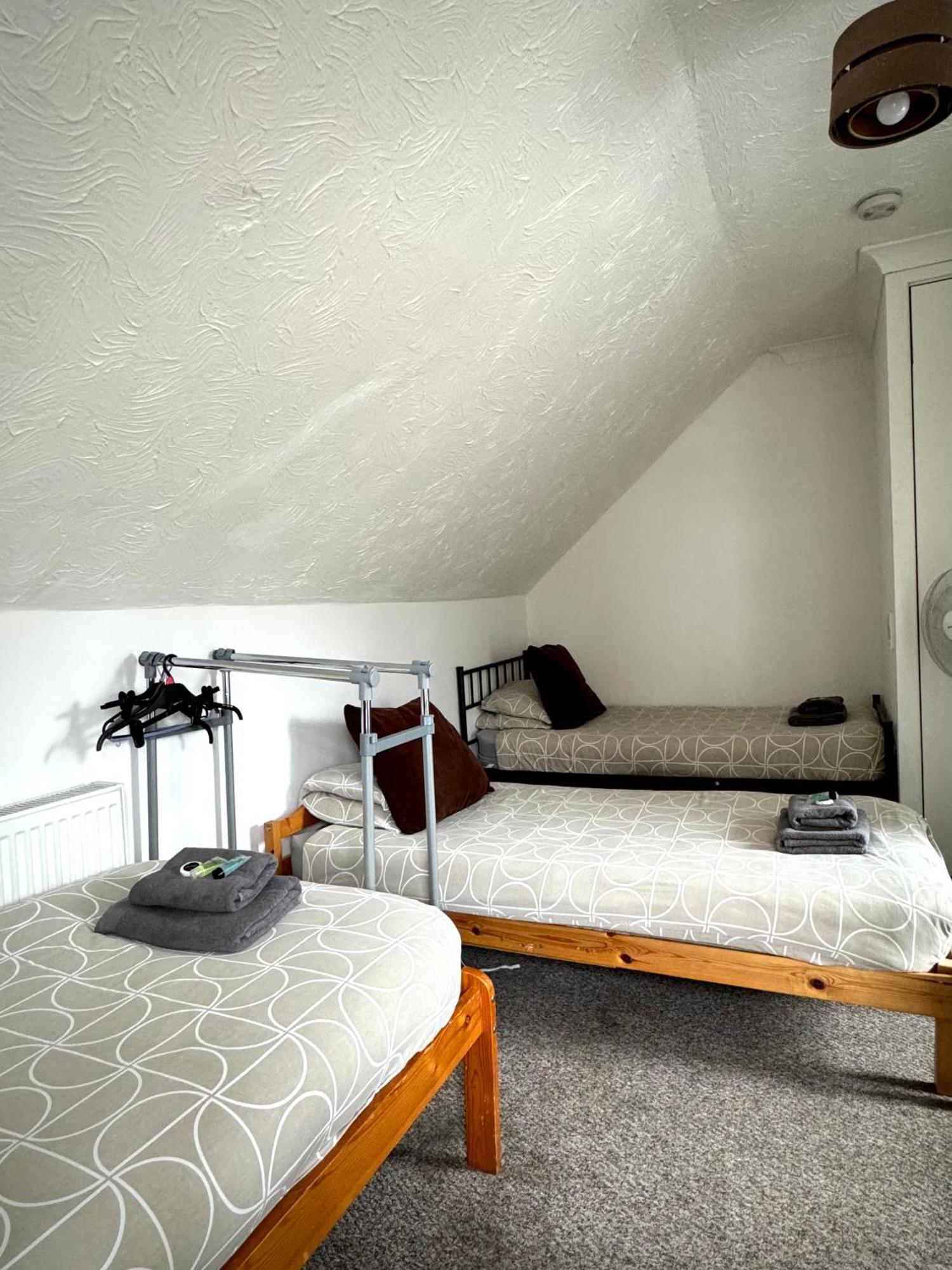 Economy Triple Room