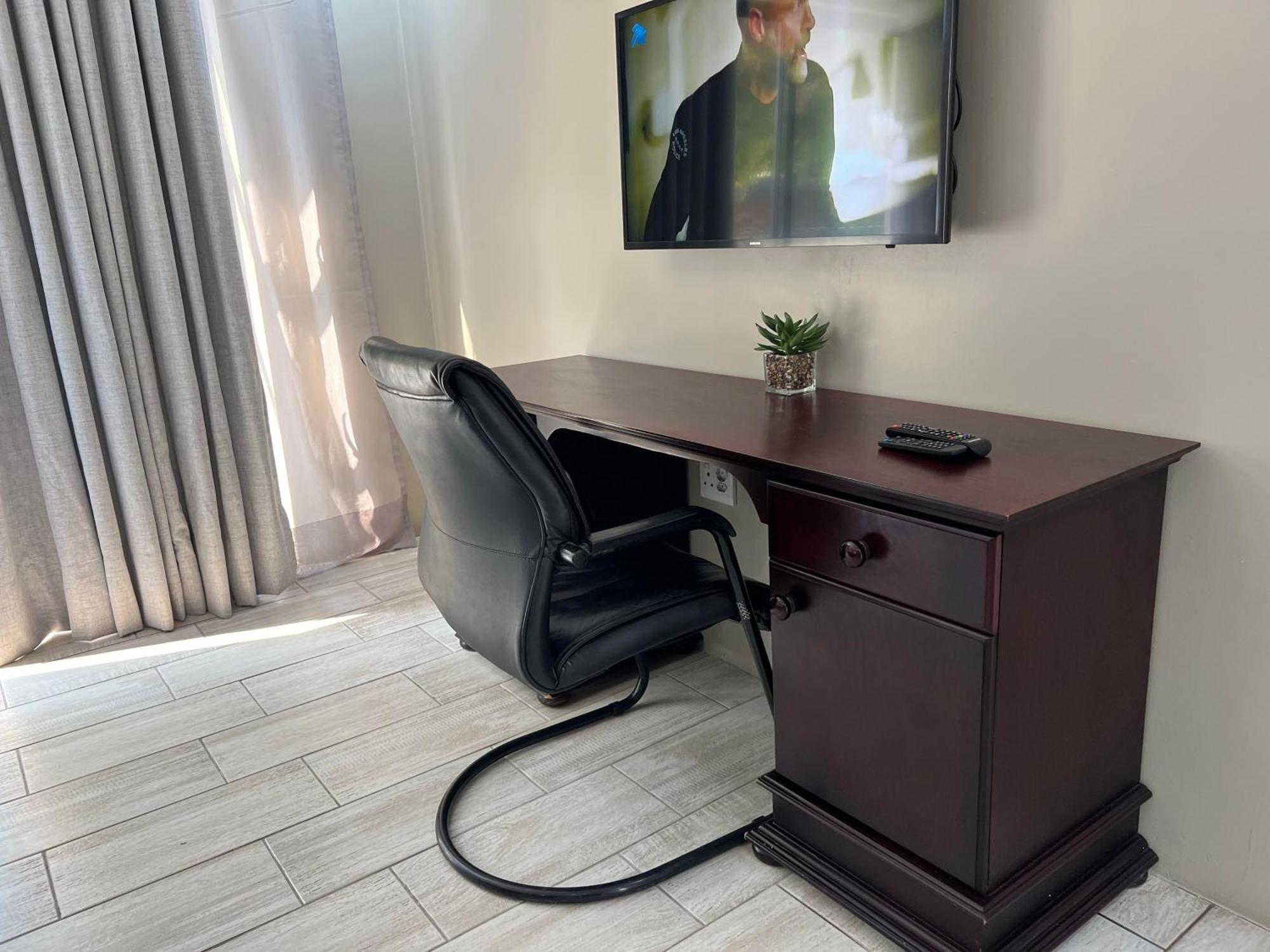 Double Room,1681822502:JPEG