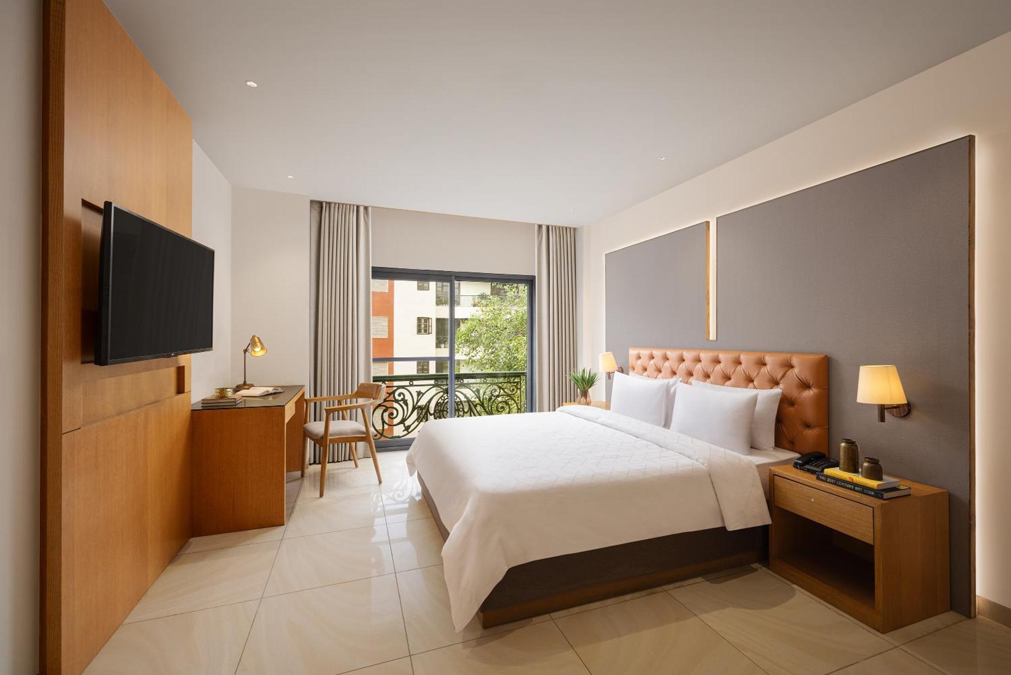 Luxe Queen Room,1616851477:JPEG