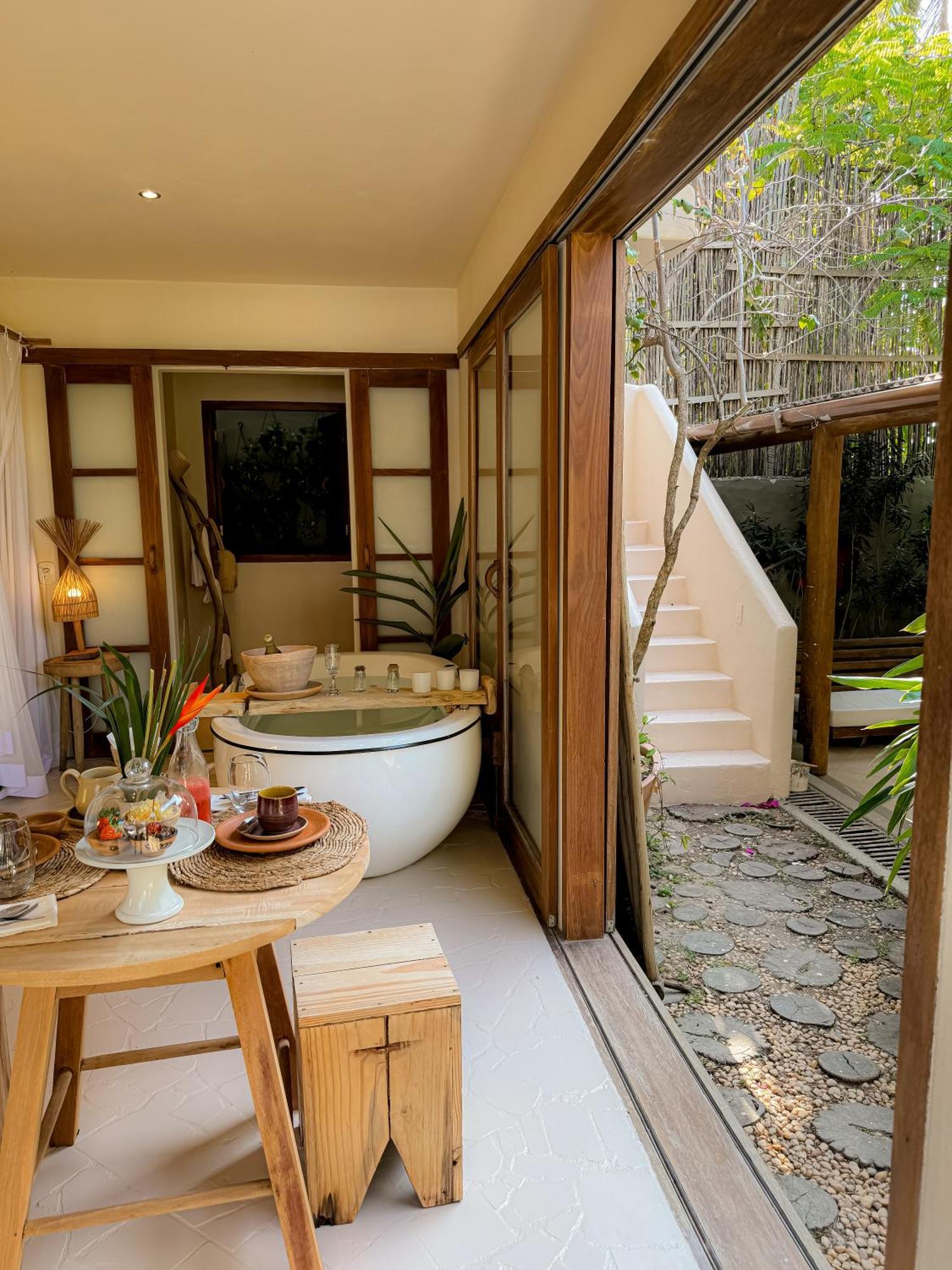 Deluxe Suite with Sea View