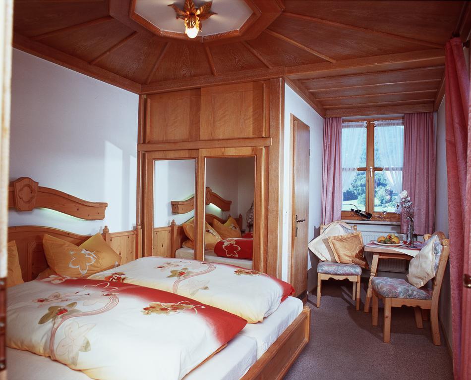 Doppelzimmer mit Balkon