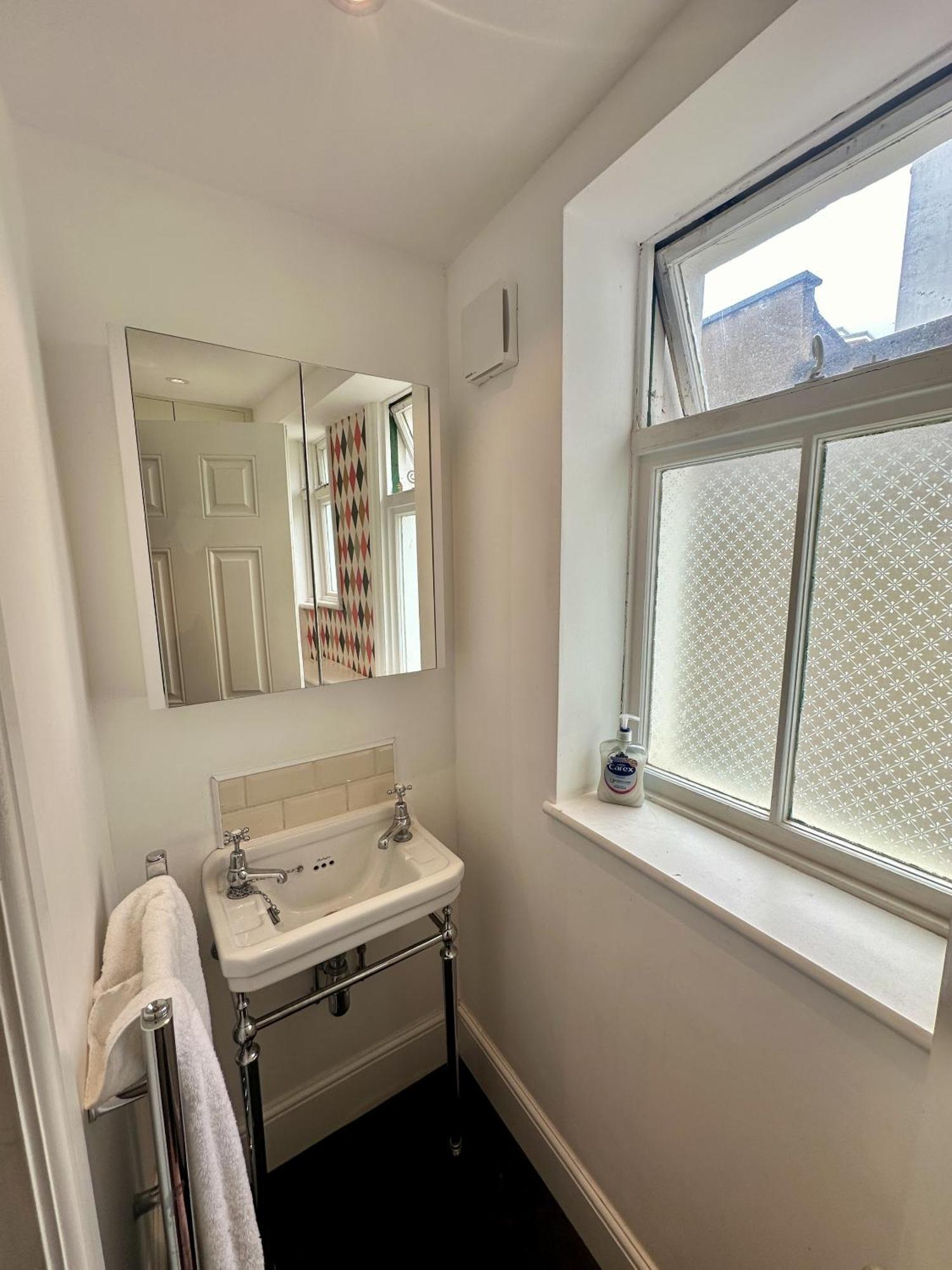 Twin Room with Private Bathroom