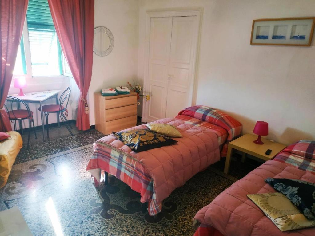 Family Room with Shared Bathroom,1622198733:JPEG