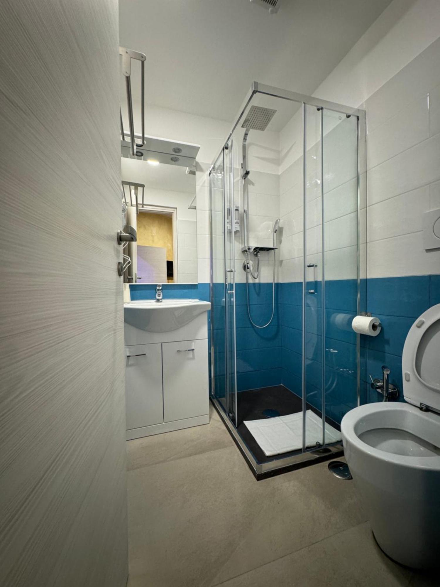 Camera Singola con Bagno Privato