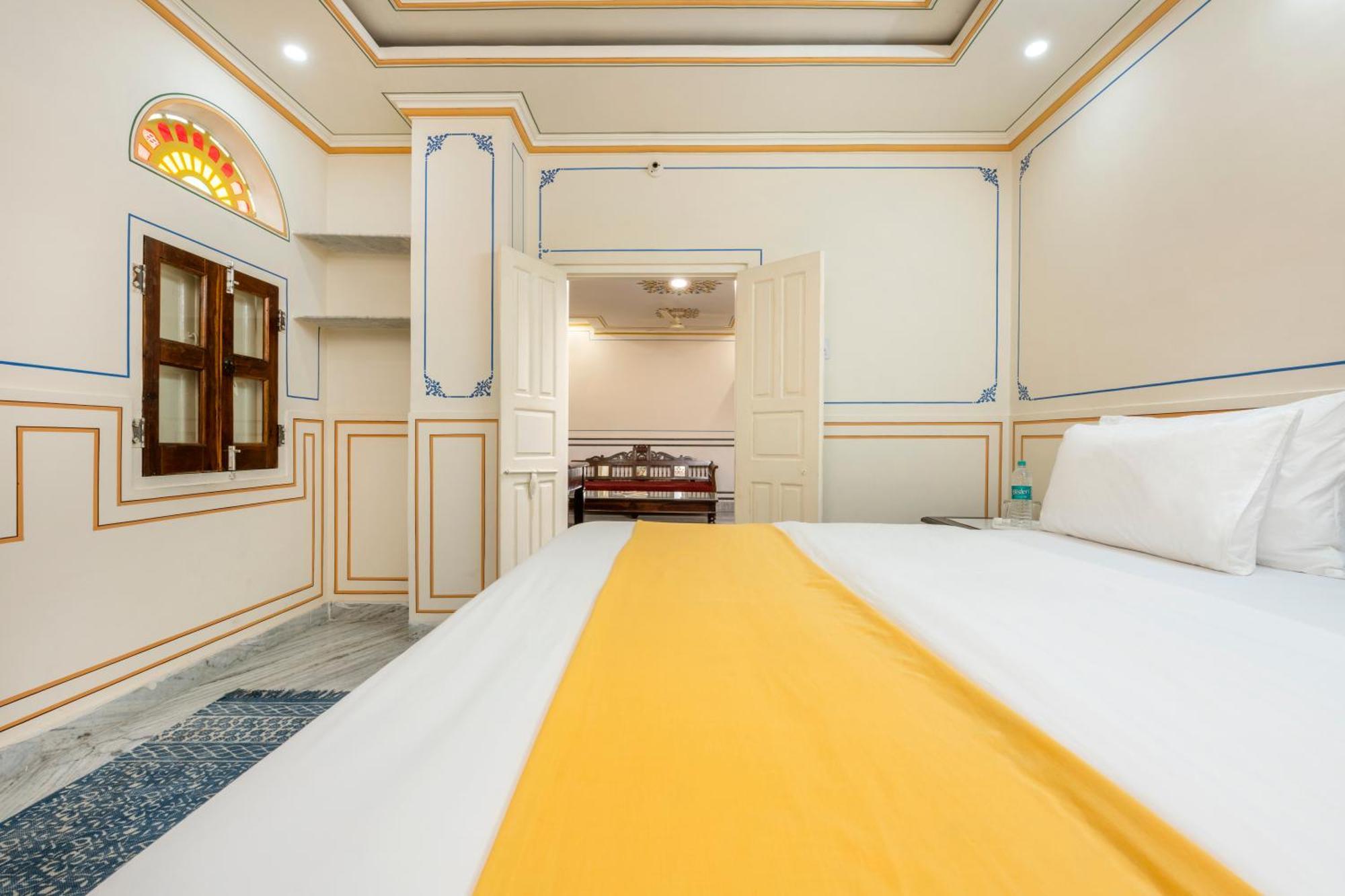 Deluxe King Suite