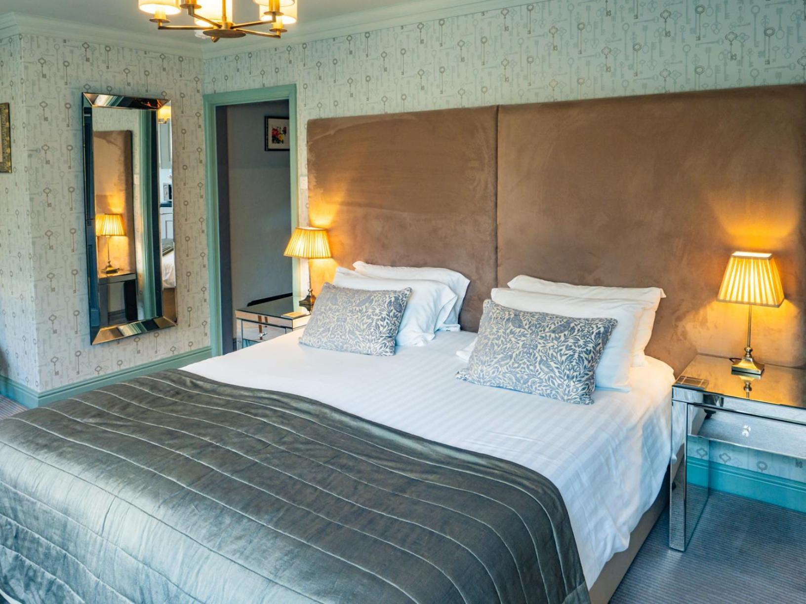 Two-Bedroom Suite,1626357031:JPEG