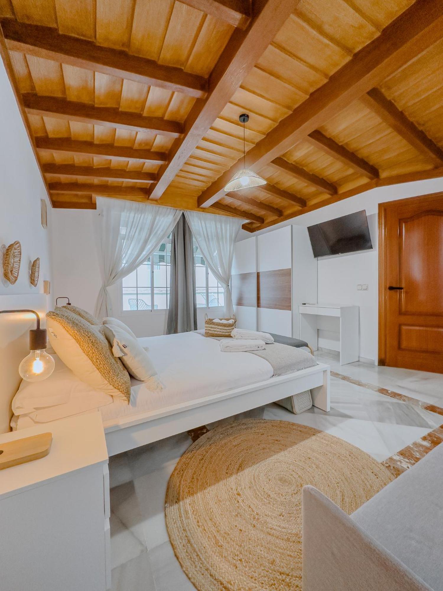 Deluxe Double or Twin Room Spa Bath