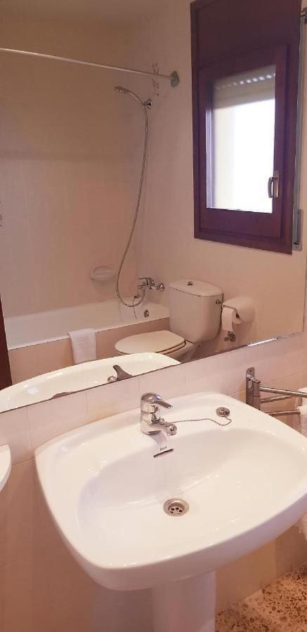 Habitación Doble con baño - 2 camas