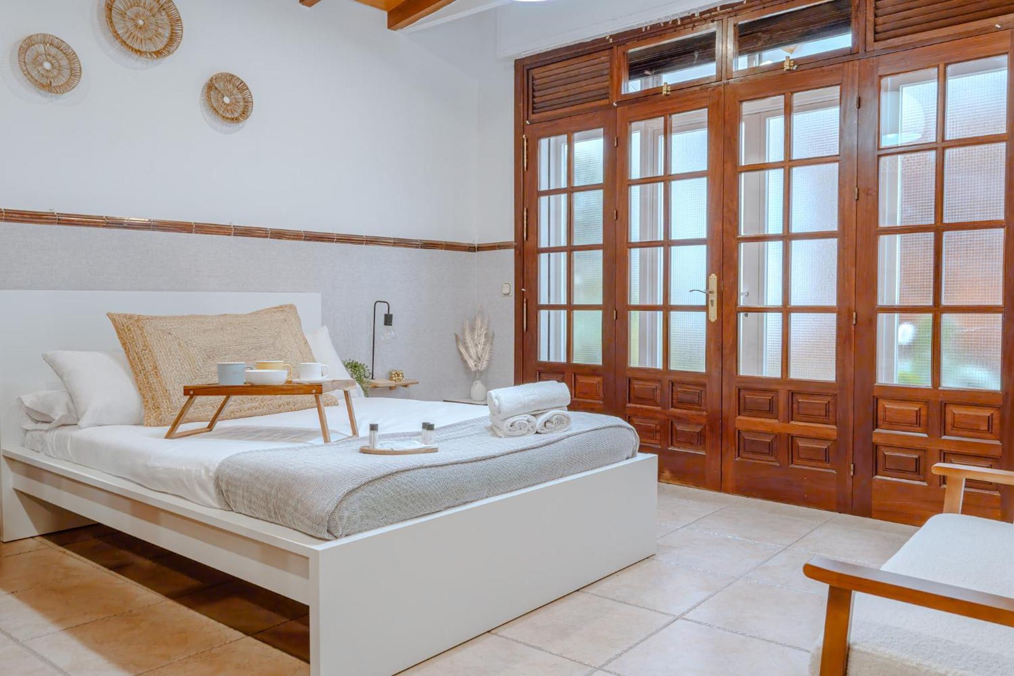 One-Bedroom Deluxe Apartment