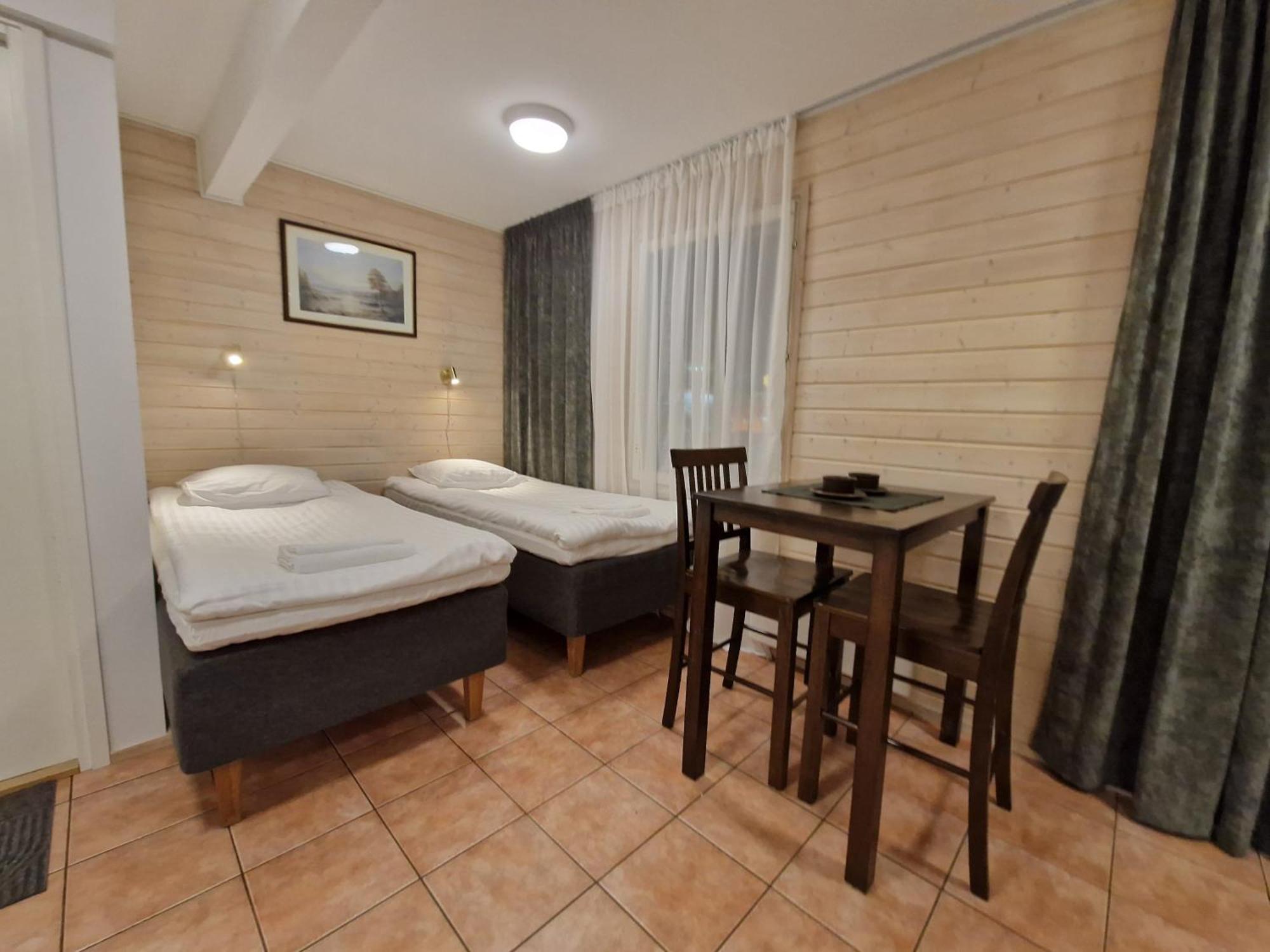 Camera Doppia con Letti Singoli con Bagno Privato