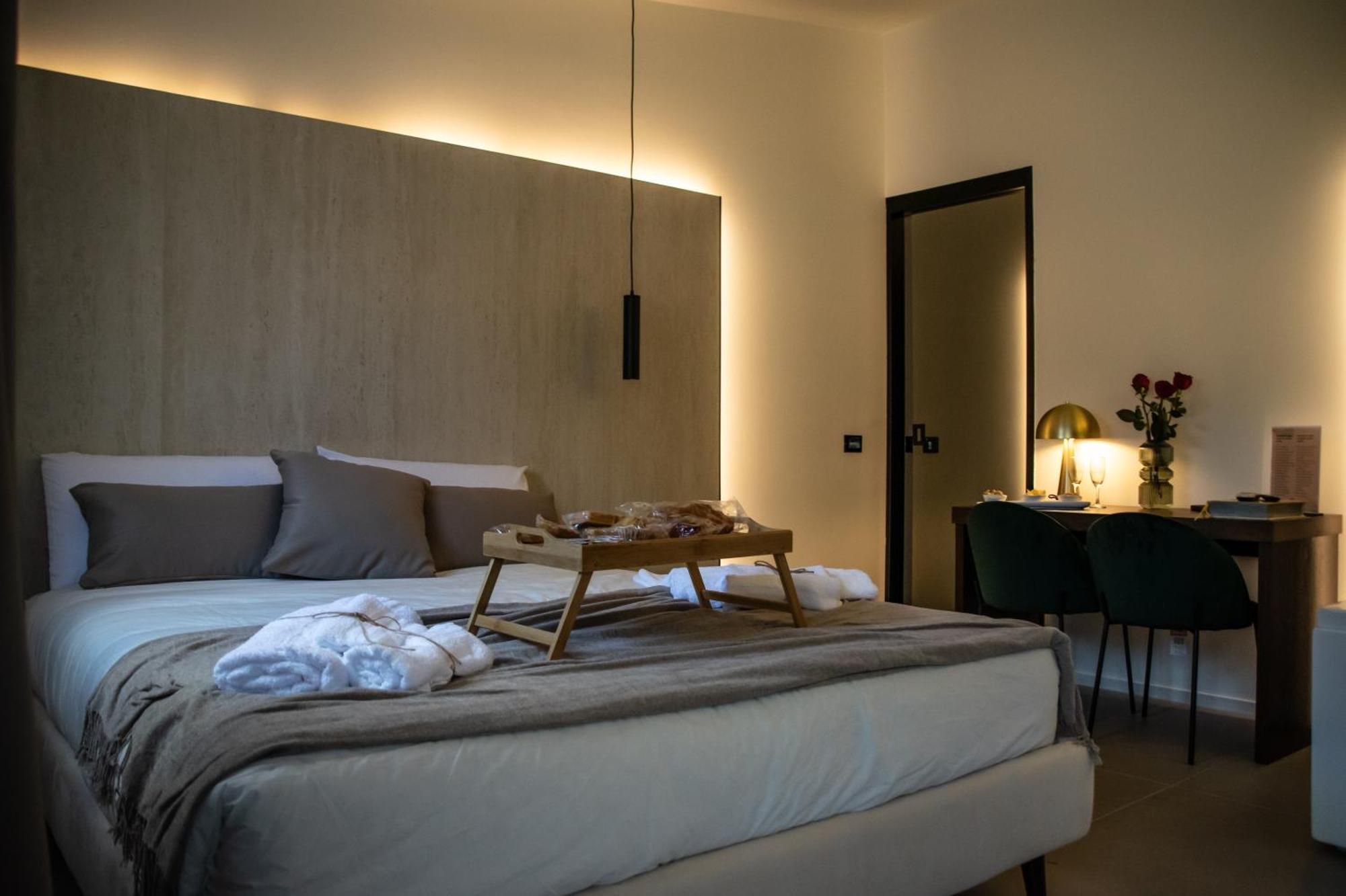 Deluxe Double Room Bath