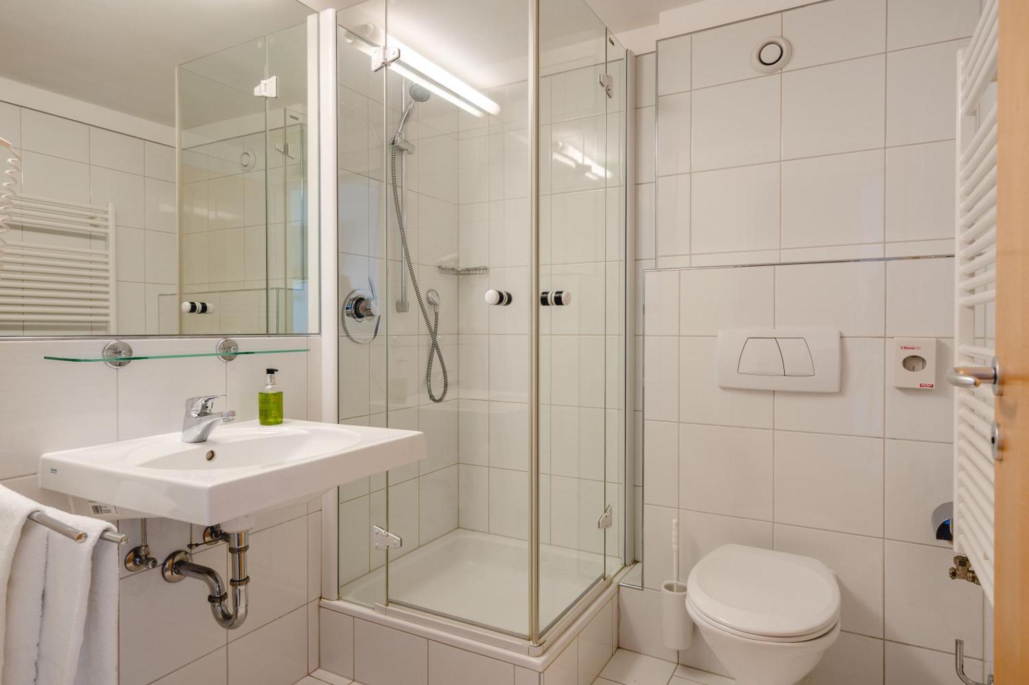 Double Room,1647037086:JPEG