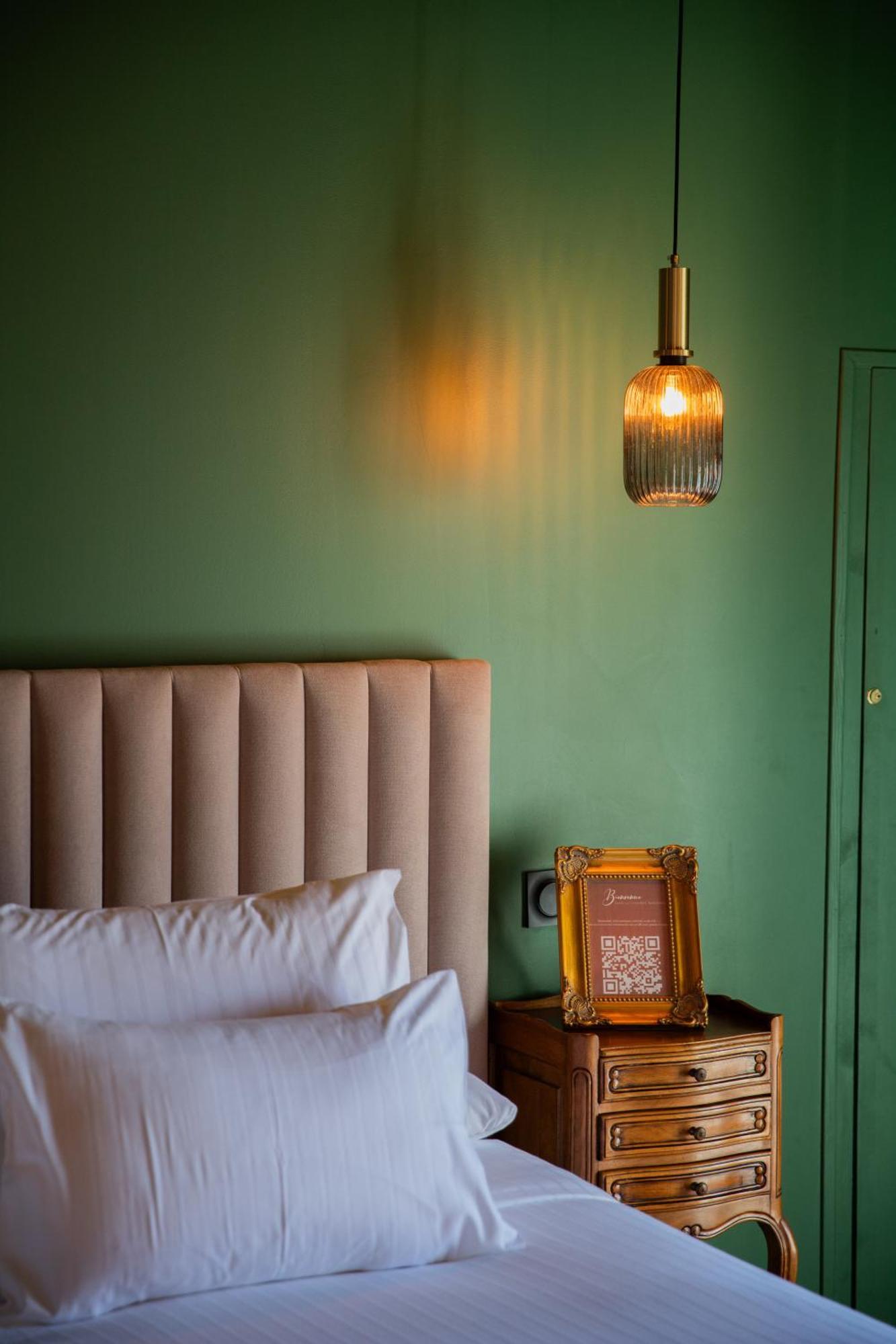 Chambre Lit Queen-Size avec Baignoire Spa