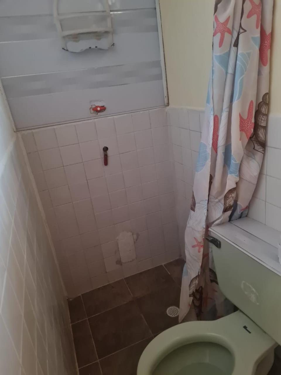 Twin Room,1633108698:JPEG