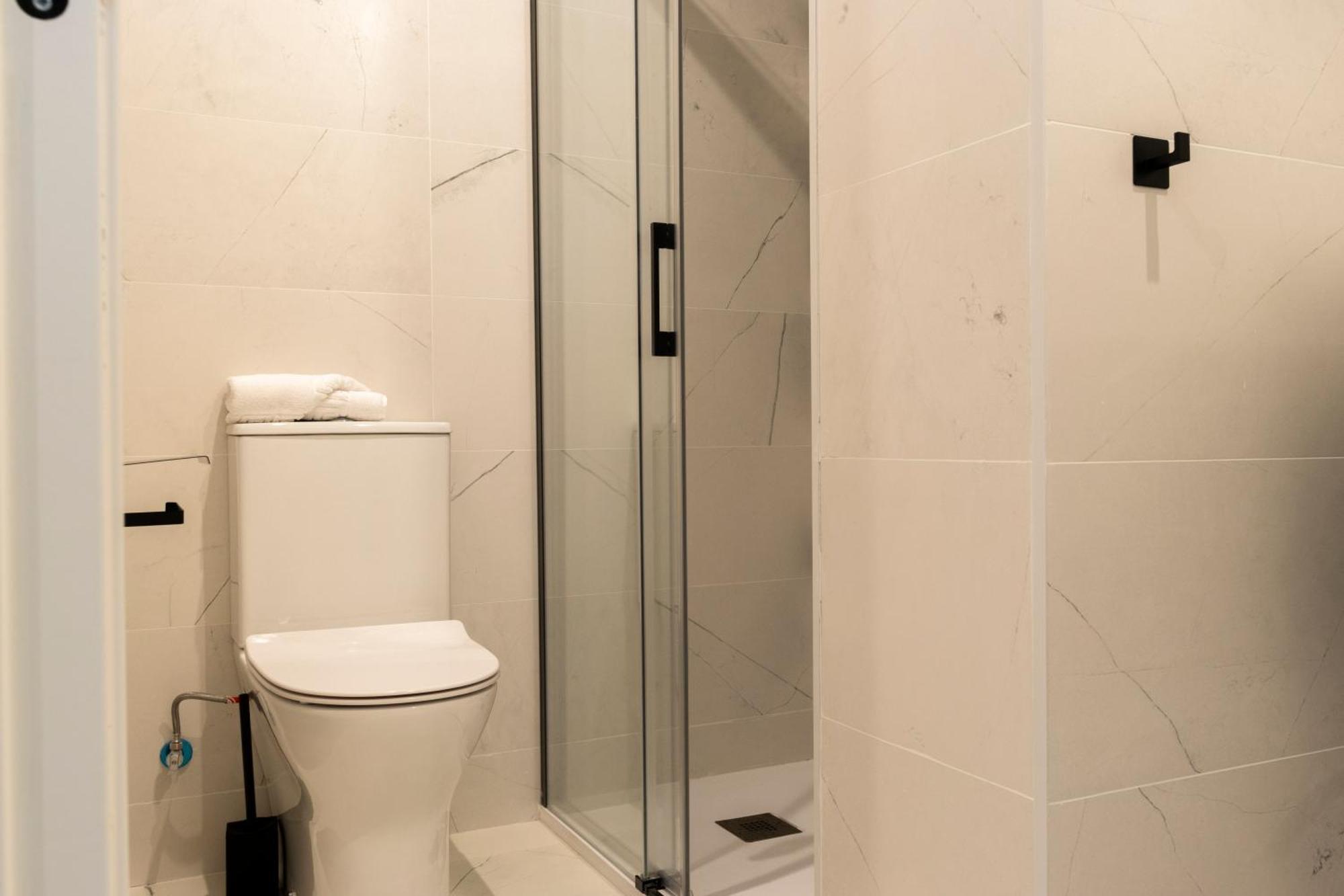 Double Room Private Bathroom