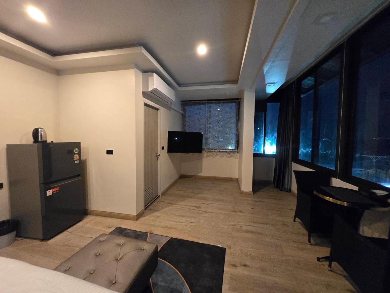 Deluxe Triple Room with Sea View