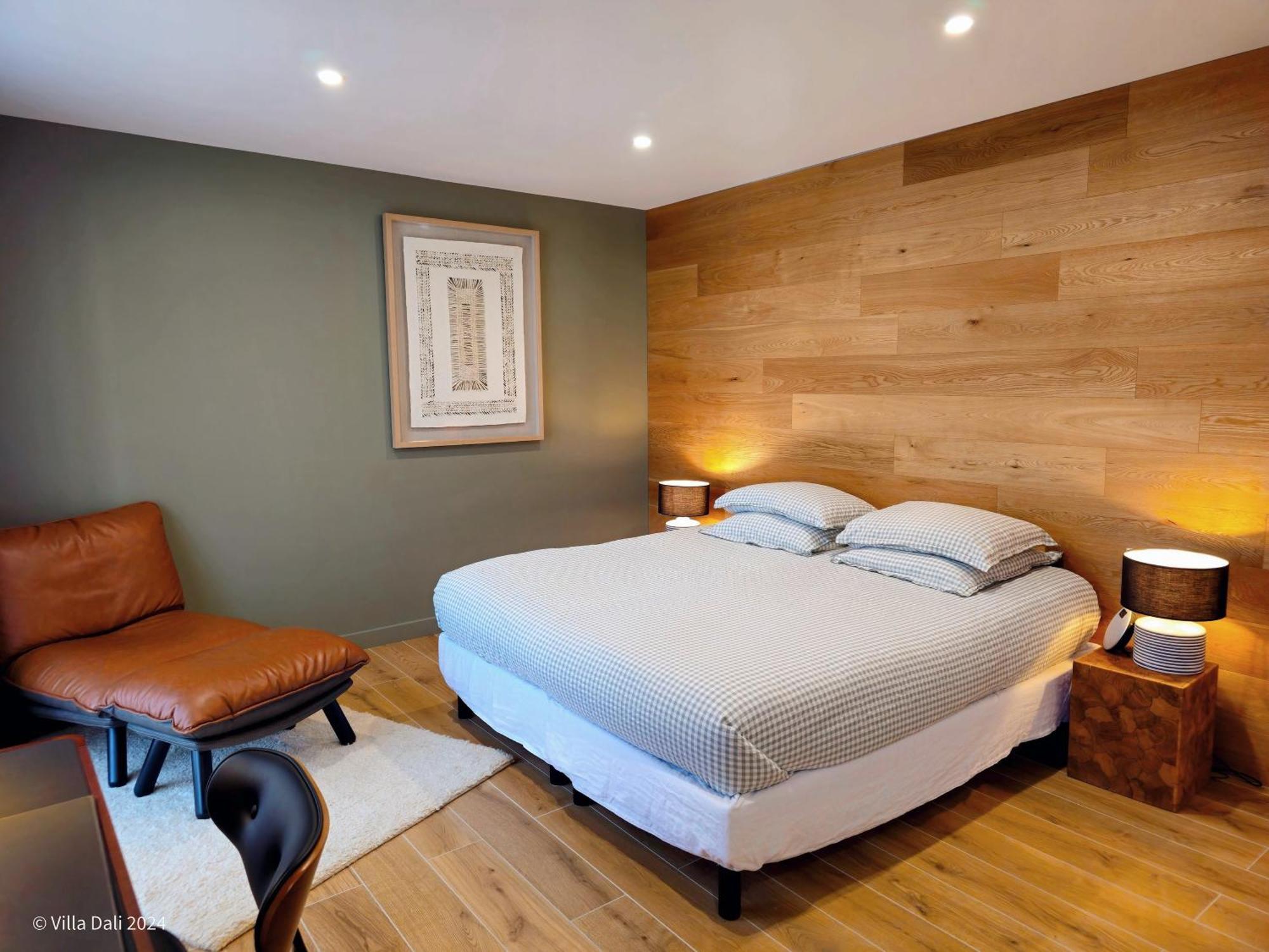 Chambre Lit King-Size - Vue sur Piscine