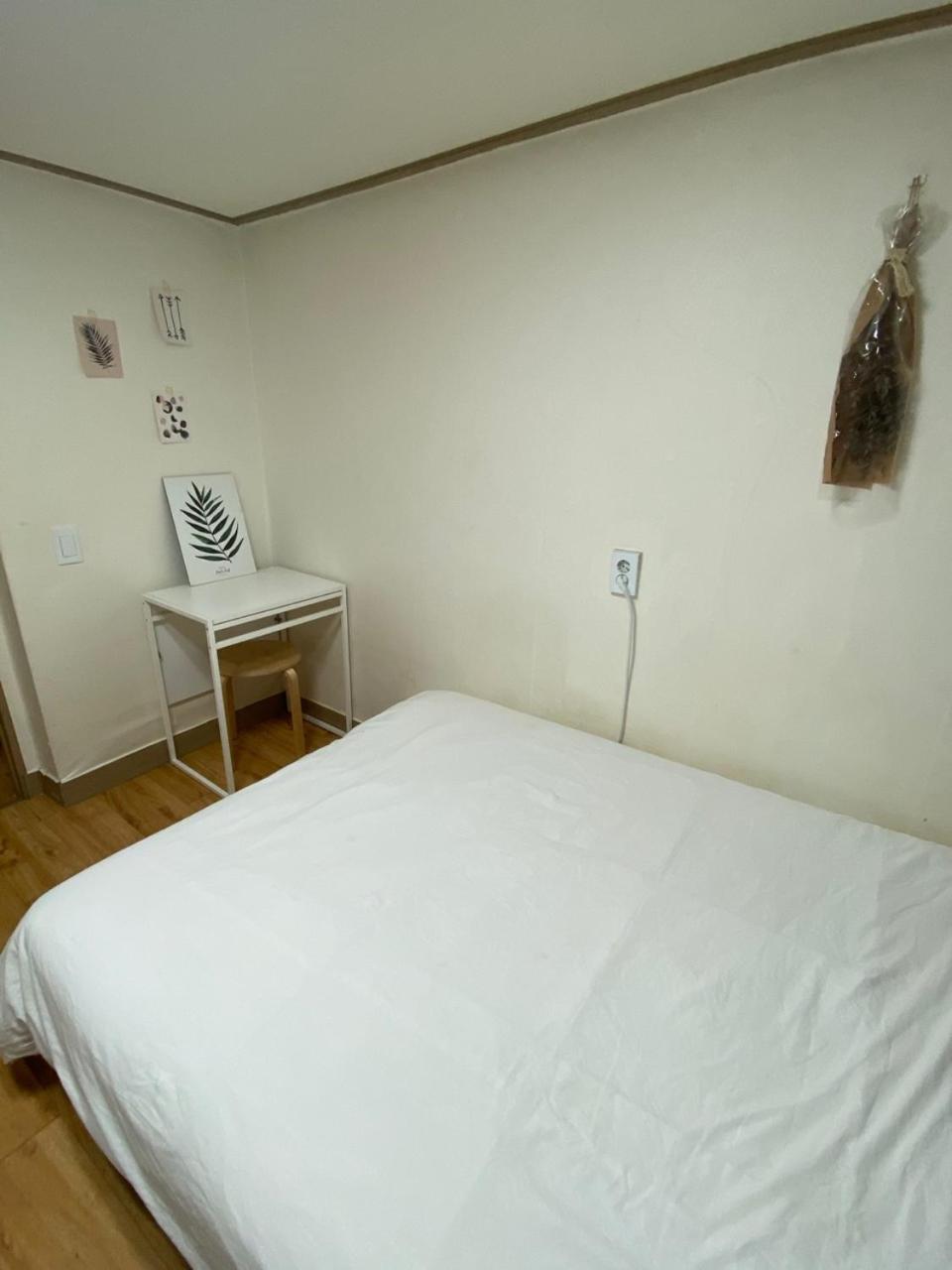 Standaard Tweepersoonskamer met Gedeelde Badkamer
